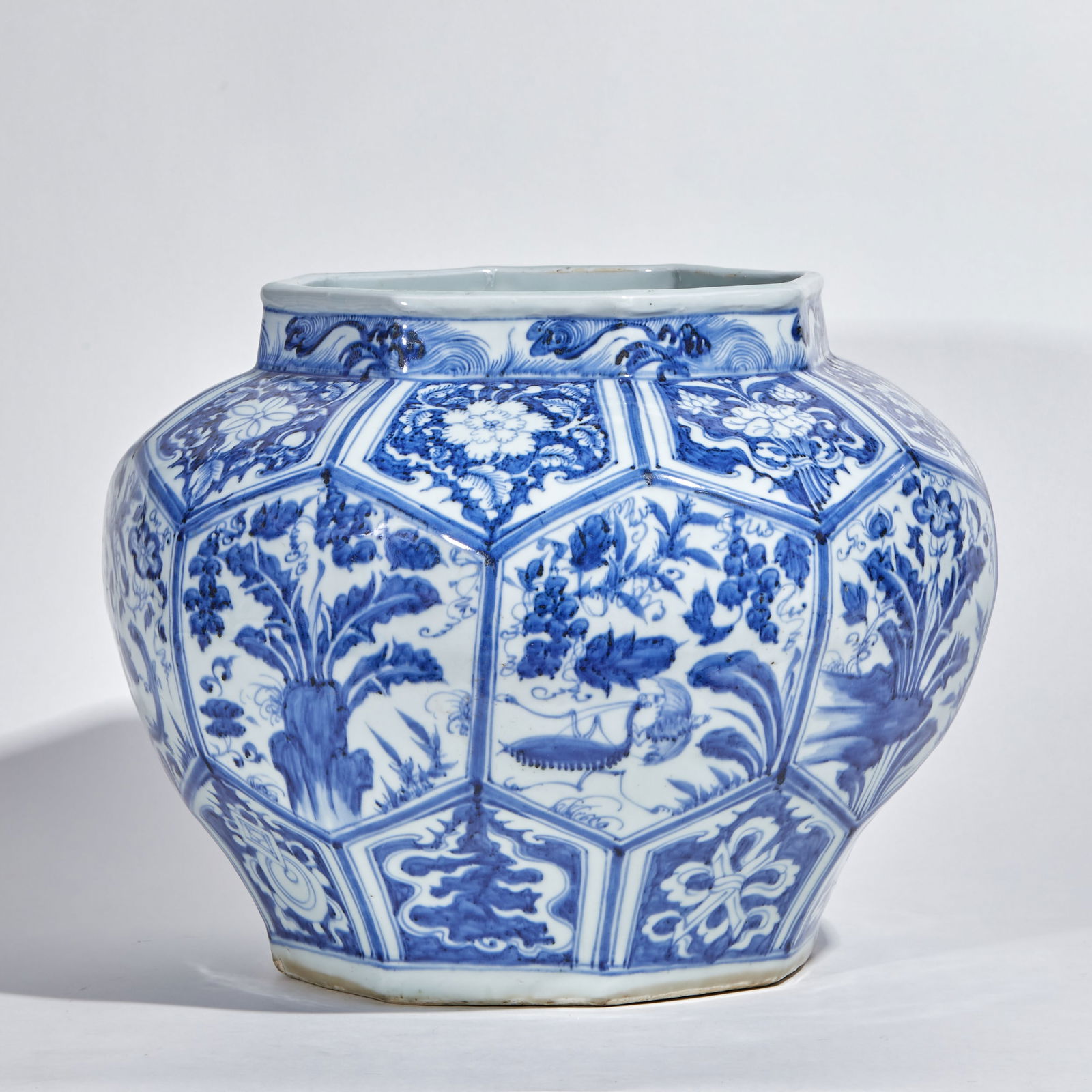 Blue and White Octagonal Jar with Flower Motif, Yuan Dynasty (1 of 9)