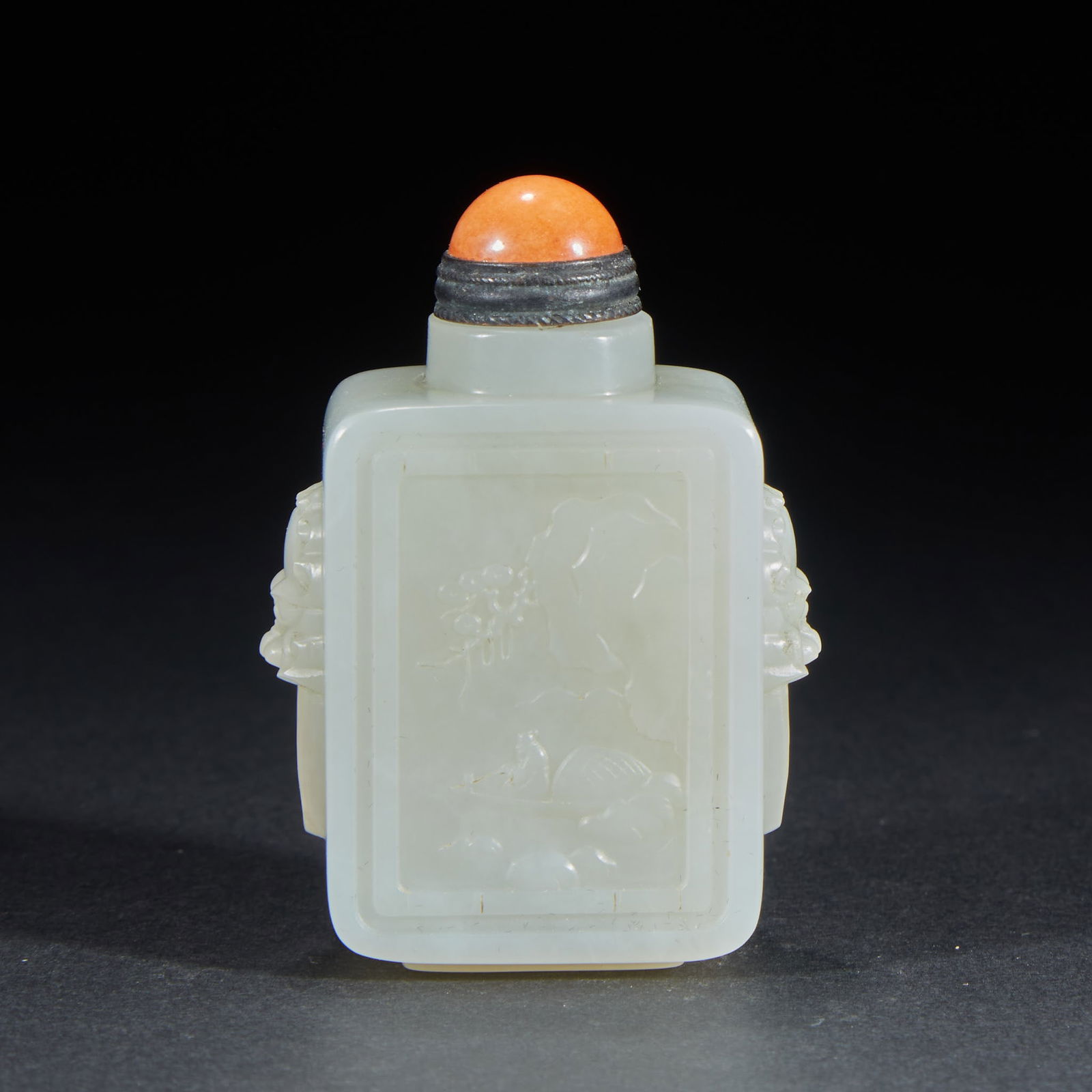 Snuff bottle with figure-story design, Hetian jade (1 of 5)