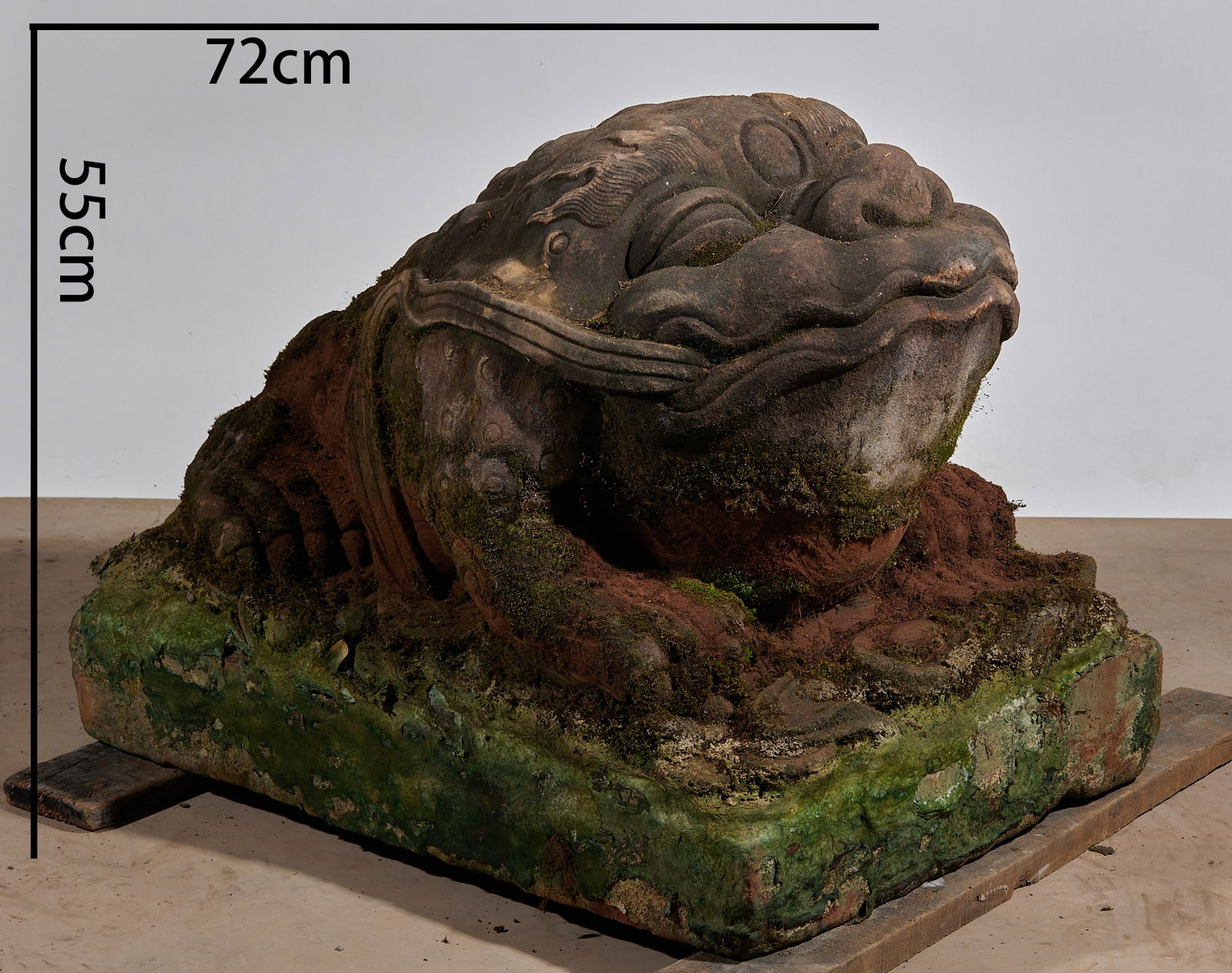 Fortune-attracting golden cicada town beast, blue stone, Northern Wei Dynasty: Northern Wei Dynasty Blue Stone "Money Toad" Town Beast (Attracts Wealth) | Northern Wei Dynasty (386–534 AD) | Blue stone, partial residual mineral color and moss traces; round carving |