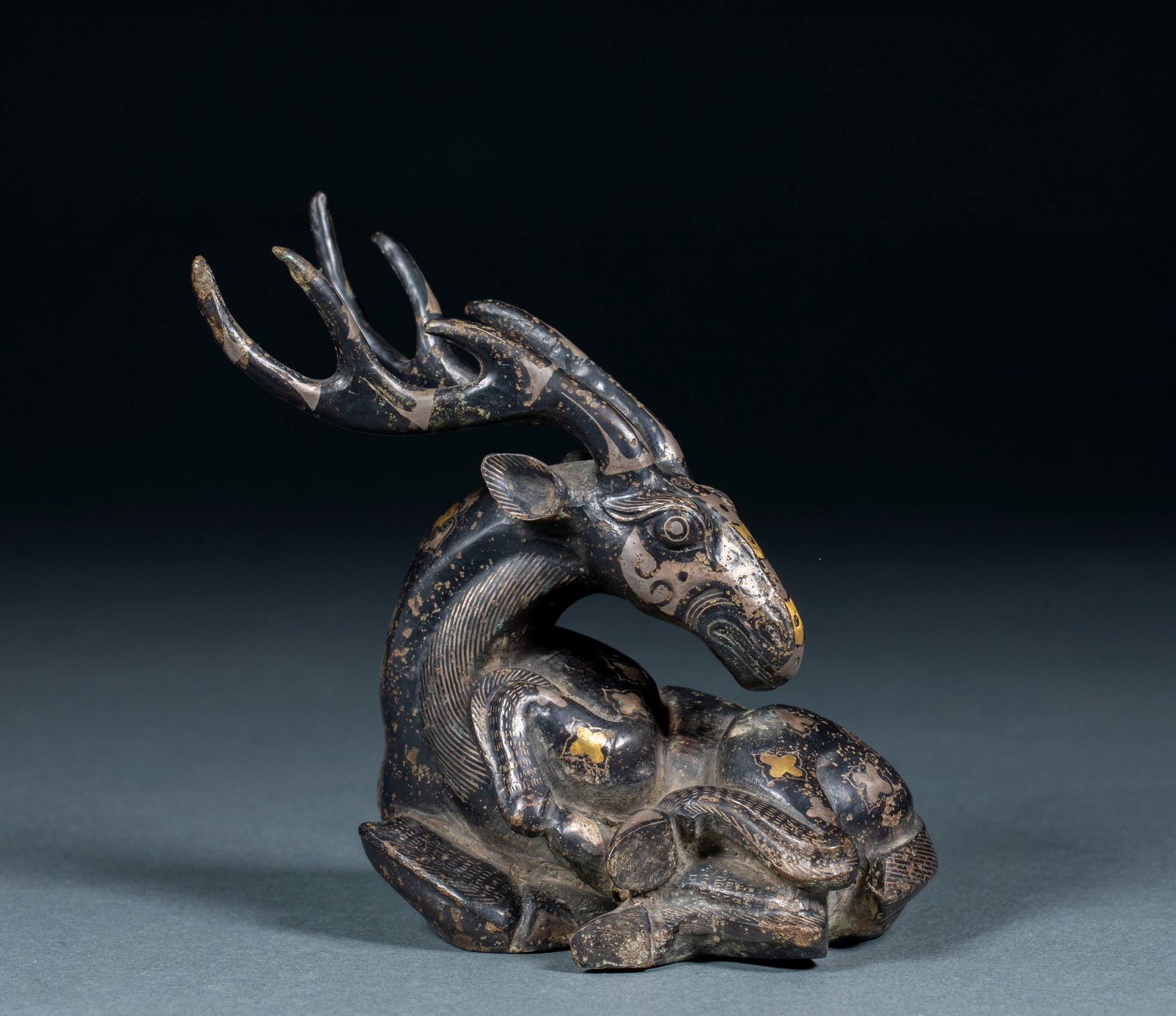 Green deer ornament with gold and silver inlay, Pre-Ming Dynasty (1 of 10)