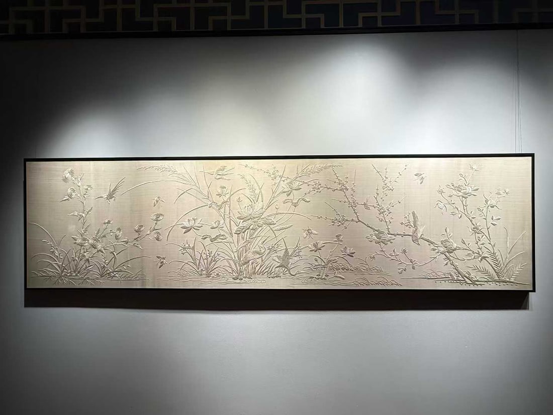 Guangdong embroidery of Step-by-Step Promotion , Late Qing Dynasty: Late Qing Dynasty, Guangdong Embroidery "Steadily Progressing in Official Career", L: 240cm, W: 63cm. Embroidered in Guangdong embroidery workshops in the late Qing Dynasty, it was a decorative embroi