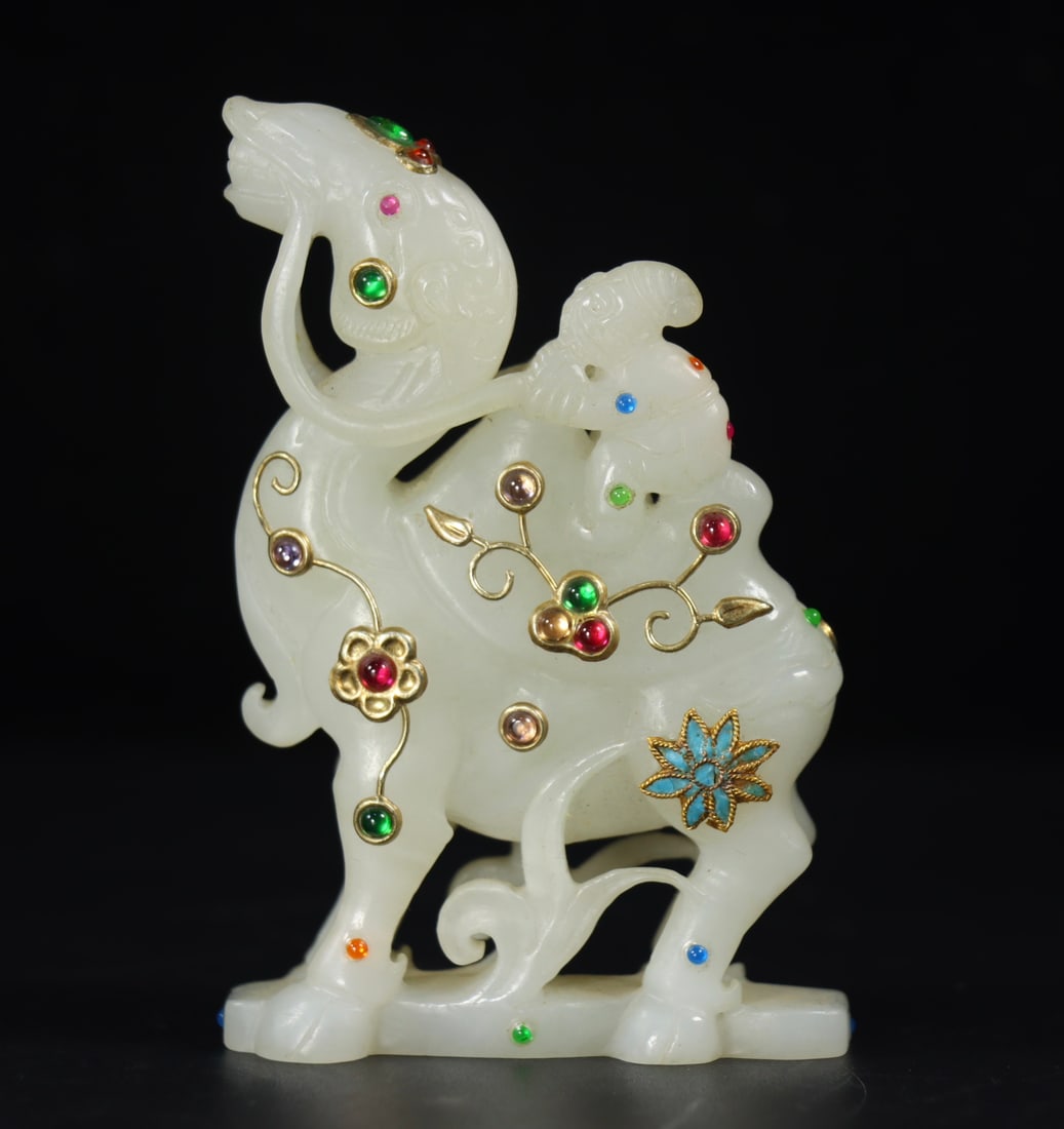 Hand Piece of Foreigner Riding a Camel, Hetian Jade with Gold and Silver Wire Inlay and Precious: Hetian Jade Hand Piece of Hu People Riding a Camel Inlaid with Gold and Silver Wires and Precious Stones, 9.5cm in height, 6cm in length, 2.5cm in width and 162g in weight, a high ancient jade