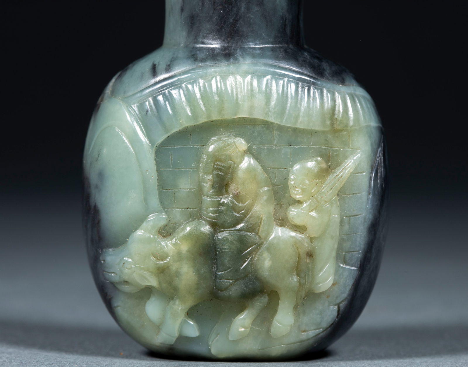 Snuff Bottle with High Relief Ox Pattern, Black Jade - 2