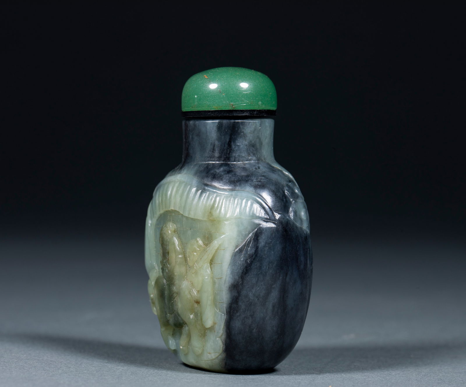 Snuff Bottle with High Relief Ox Pattern, Black Jade - 3