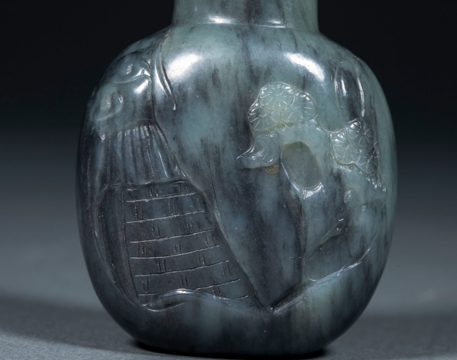 Snuff Bottle with High Relief Ox Pattern, Black Jade - 5