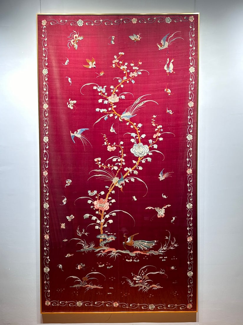 Large-Sized Flower-and-Bird Embroidery, Late Qing to Republic of China (1 of 6)