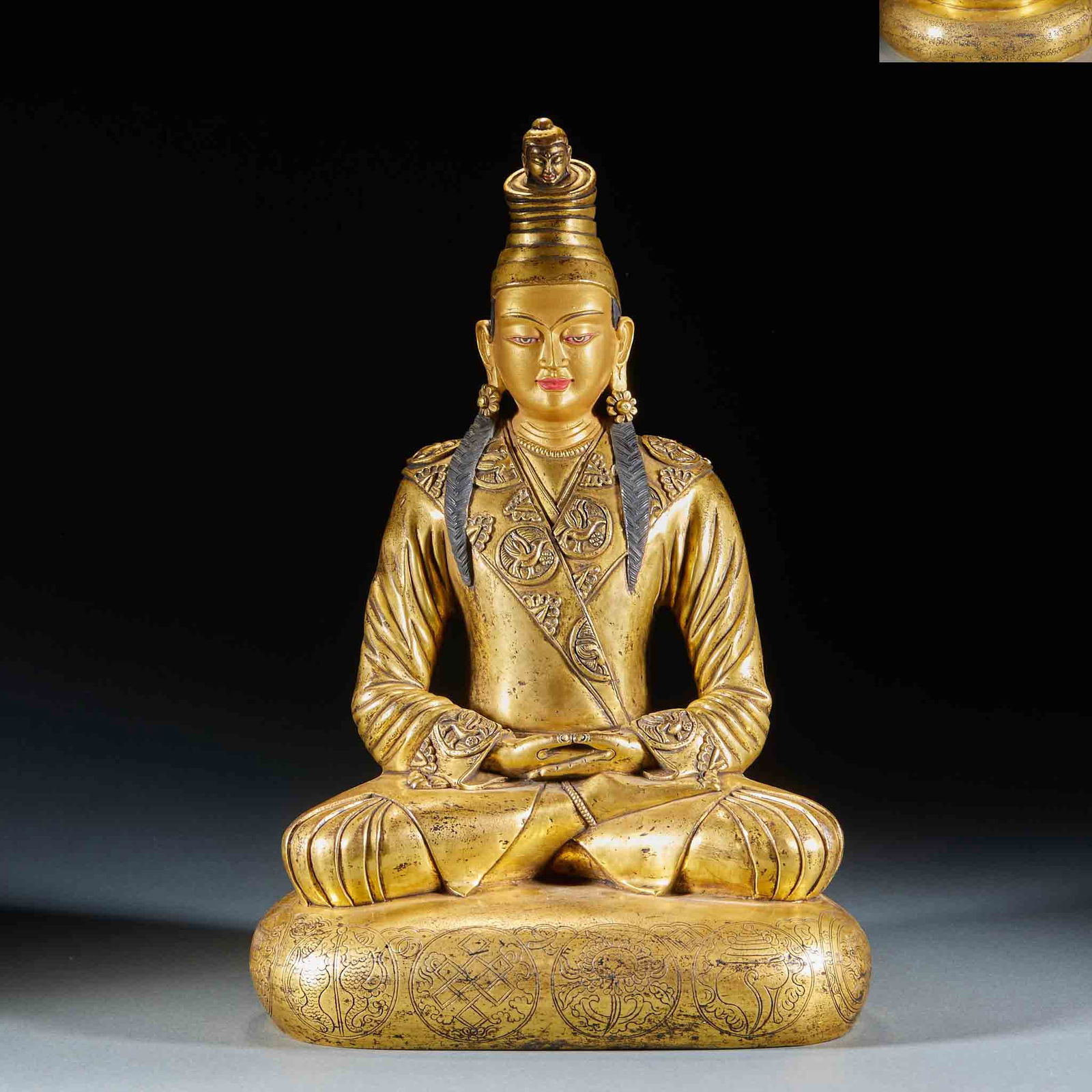Songtsen Gampo Statue, Bronze with Gold Gilding: Gilt-Bronze Statue of Songtsen Gampo, 31cm in height, 22cm in length, 17cm in width and 5828g in weight, Produced by a workshop of Tashilhunpo Monastery in Shigatse, Tibet in the Qing Dynasty, it is