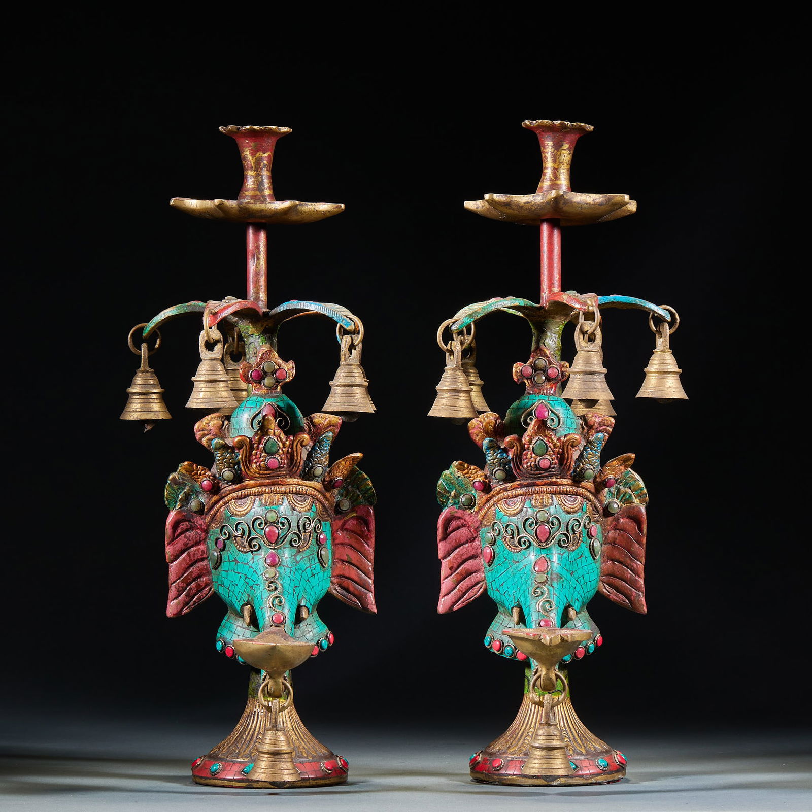 Elephant Trunk Lamp Stand with Precious Stone Inlay, Bronze Body: Elephant Trunk Lampstand with Bronze Body Inlaid with Precious Stones, H:40cm, L:20cm, W:14cm, Wt:6228g