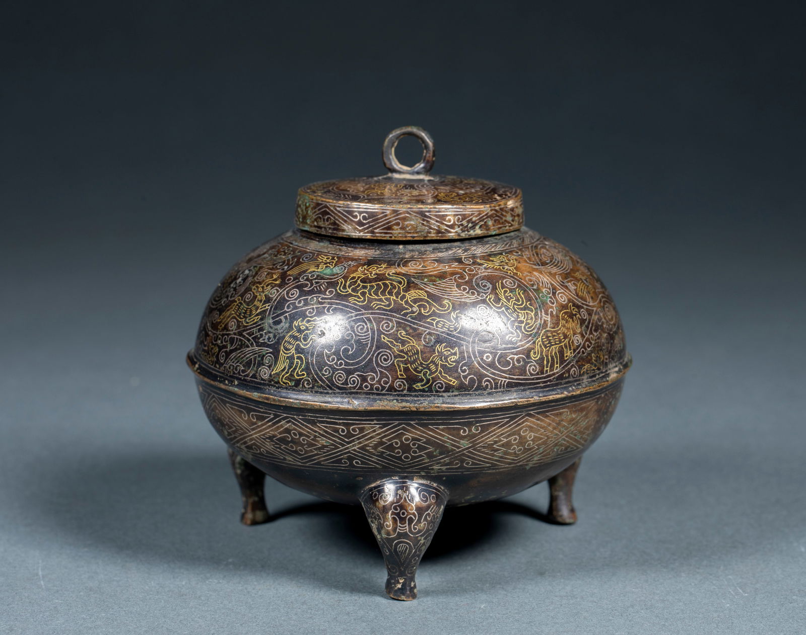 Three-Foot Lidded Jar, Gold and Silver Inlay: Gold and Silver Inlaid Tripod Lidded Jar, H:11cm, D:10.5cm, Wt:546g