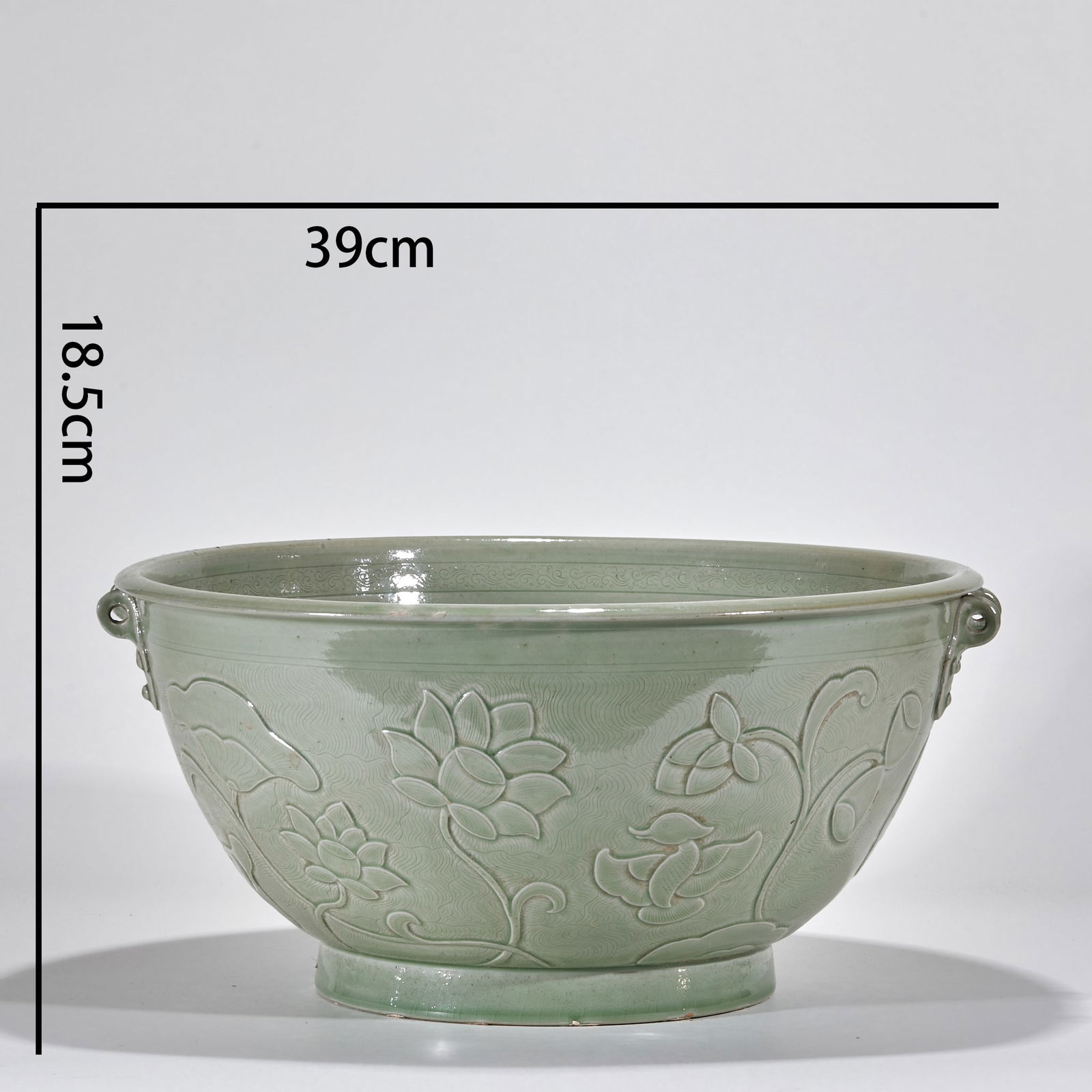 Basin with Lotus and Double Fish Pattern, Yue Kiln (1 of 13)