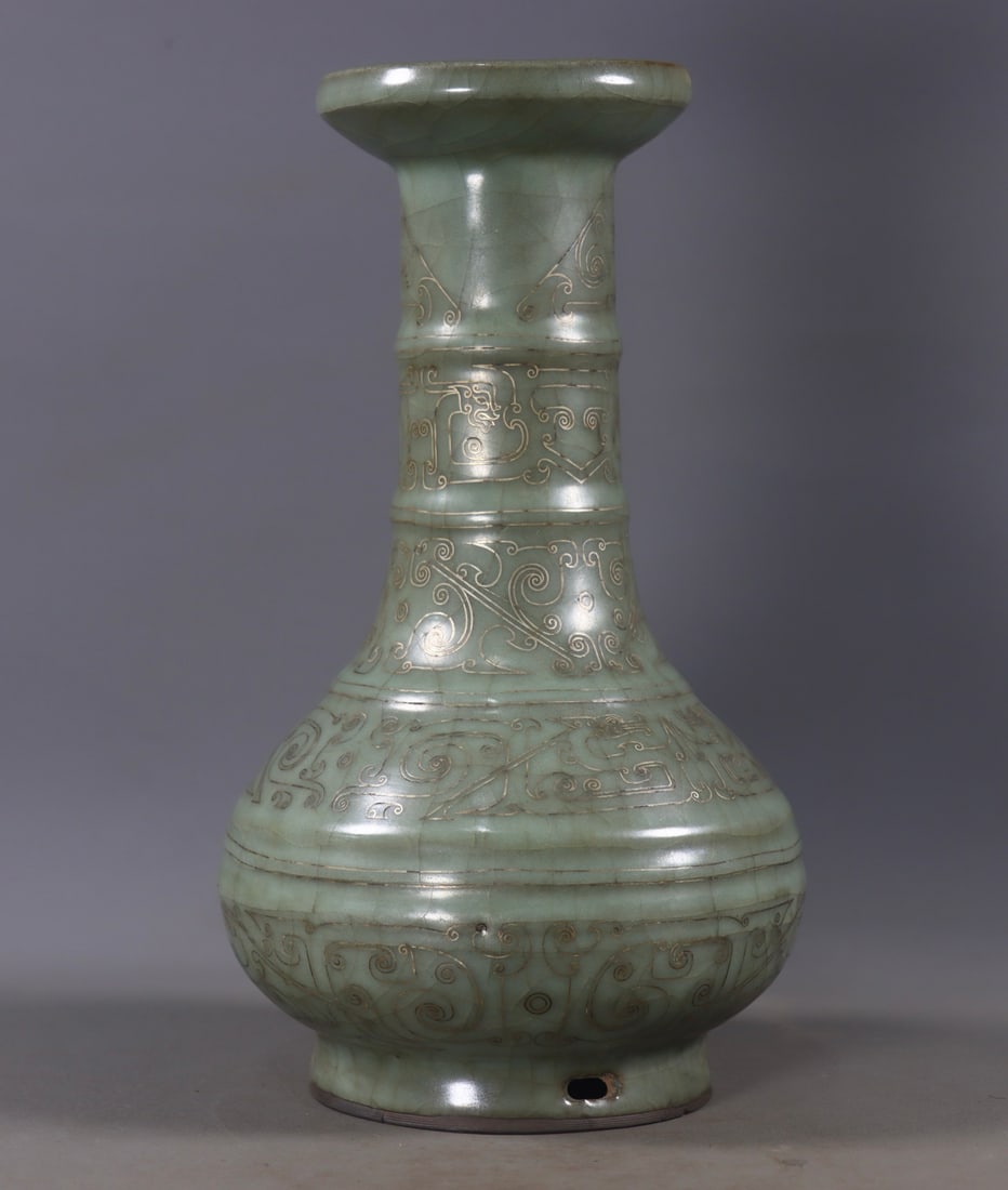 Garlic-Head Vase with Silver Wire Inlay - 2