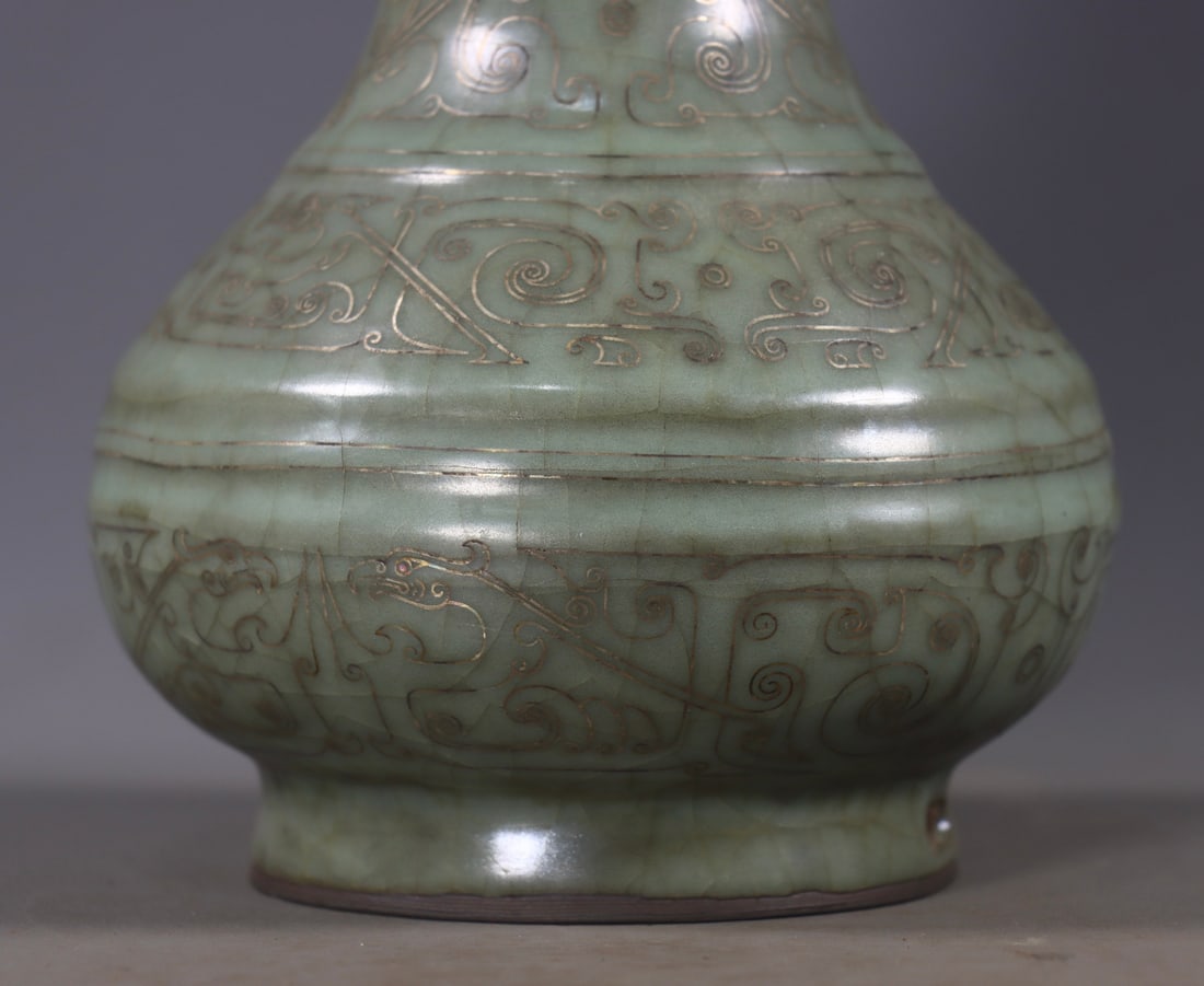 Garlic-Head Vase with Silver Wire Inlay - 8