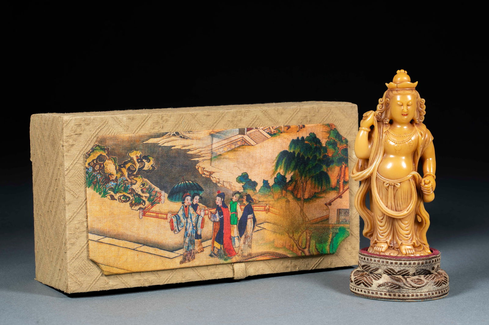 Standing Guanyin Statue, Tianhuang Stone, Carved by Yu Xuan: Yu Xuan's Field Yellow Stone Standing Statue of Guanyin, H:13cm, L:5.5cm, W:3.5cm, Wt:245g