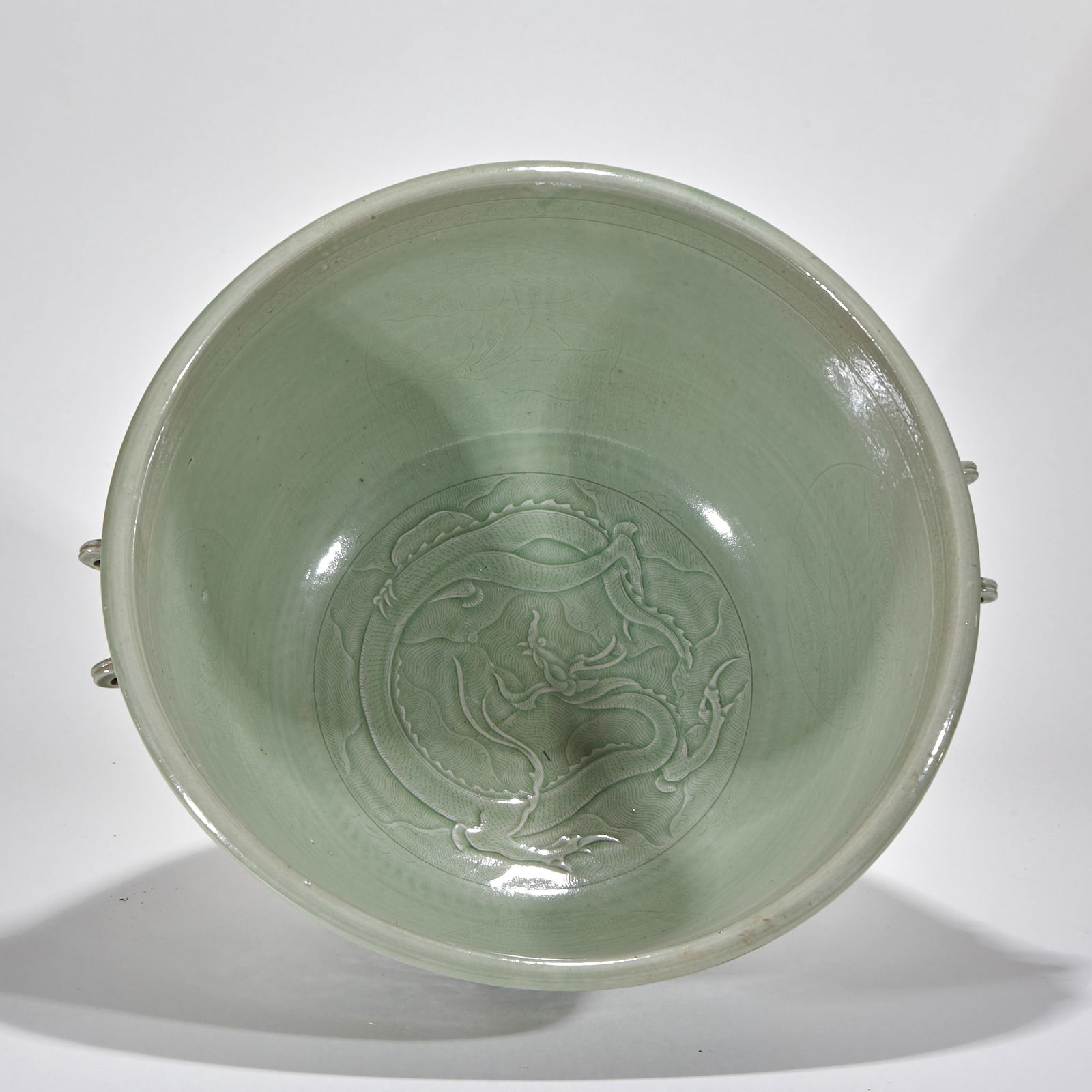 Yue Kiln Basin with Dragon Pattern - 10