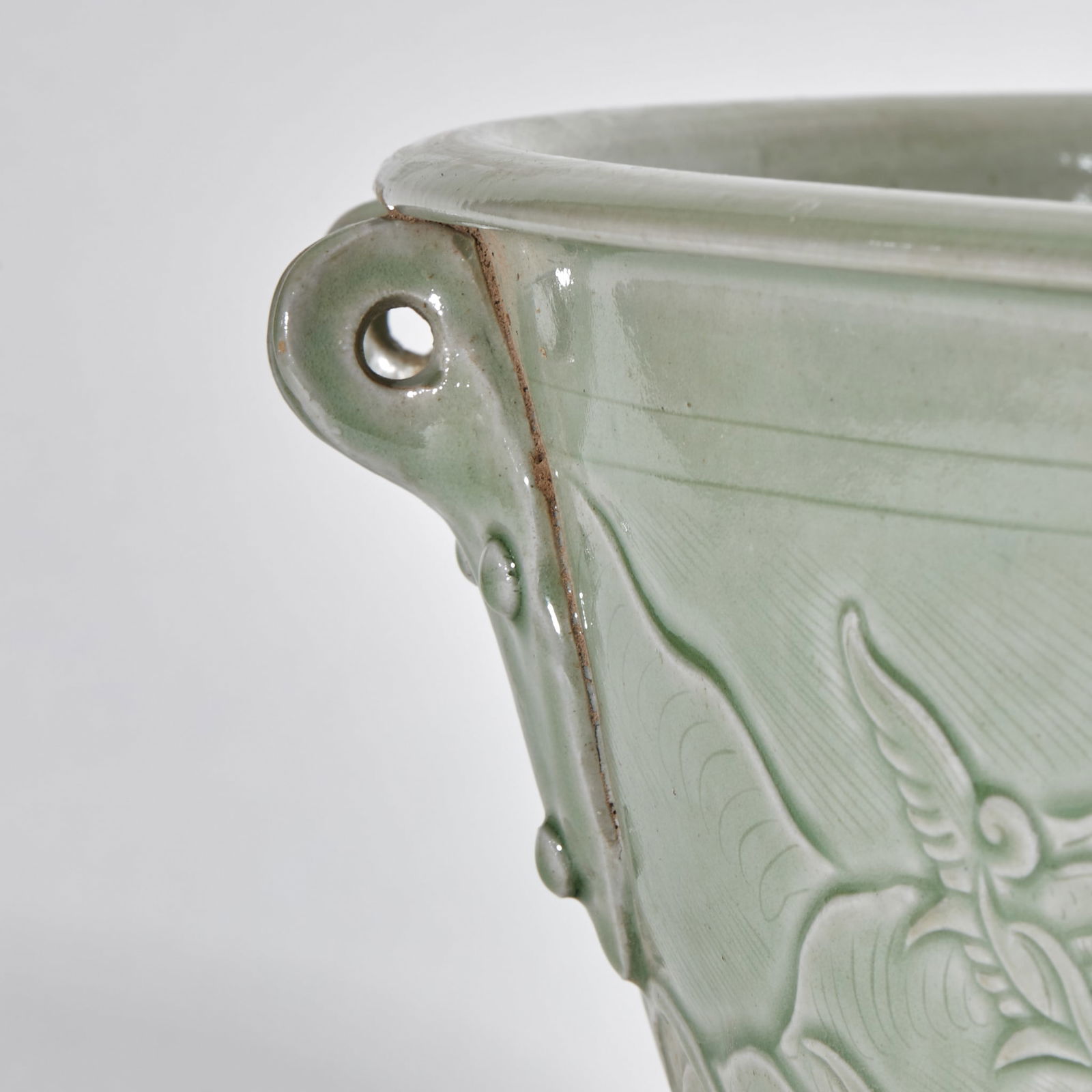 Yue Kiln Basin with Dragon Pattern - 4