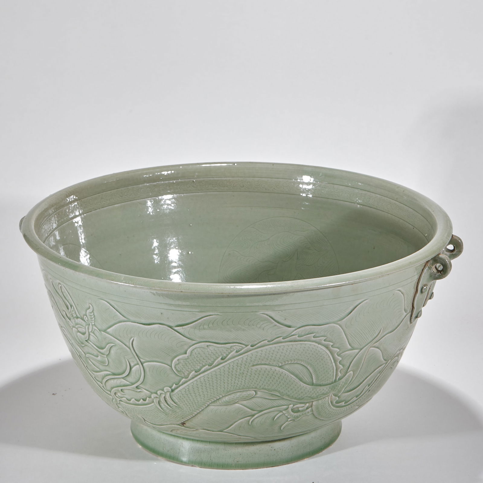 Yue Kiln Basin with Dragon Pattern - 9