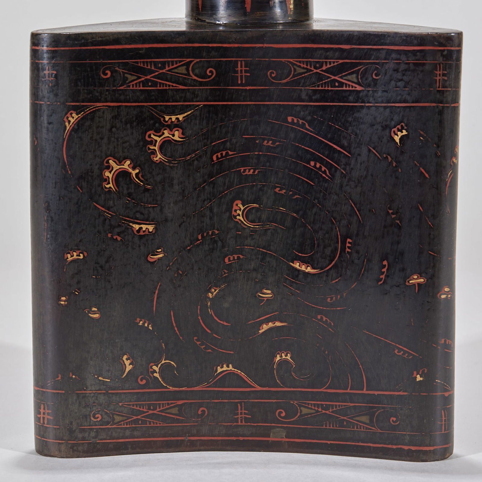 Lacquer Wine Pot with Sea Wave Pattern - 2