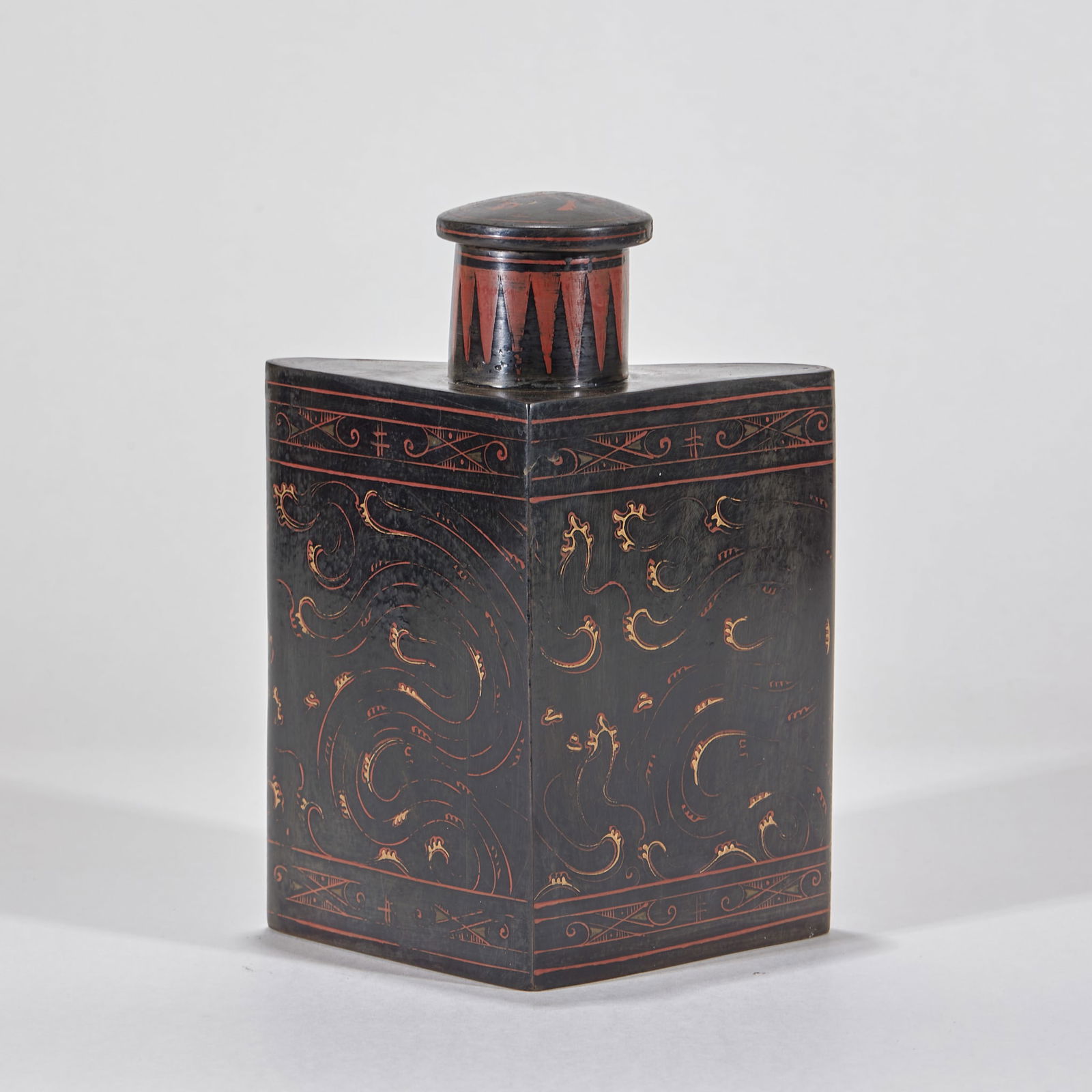 Lacquer Wine Pot with Sea Wave Pattern - 3