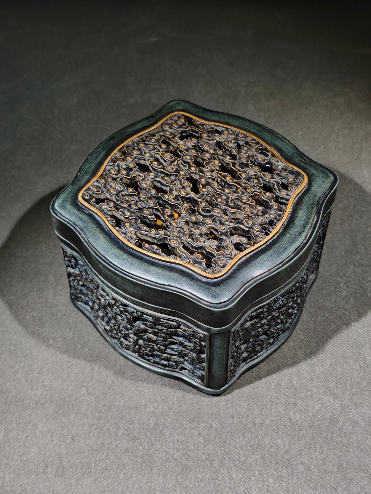 Songhua Inkstone with Warm Cover, Marked "Peaceful Promotion", Daoguang Reign: Songhua Warm Inkstone with the Mark of the Daoguang Reign and the Theme of Promoting Step by Step, length 14 cm, width 14 cm, thickness 9.3 cm. Imperial-made scholar’s desk inkstone of the Imperial