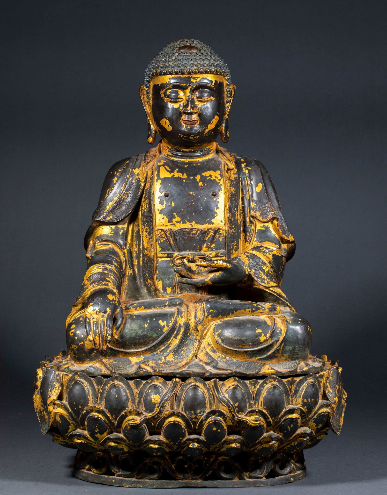 Qing Dynasty: Gilt Lacquered Seated Sakyamuni Buddha Statue: Qing Dynasty Lacquered and Gilded Seated Sakyamuni, Height: 60cm, Length: 38cm, Width: 30cm