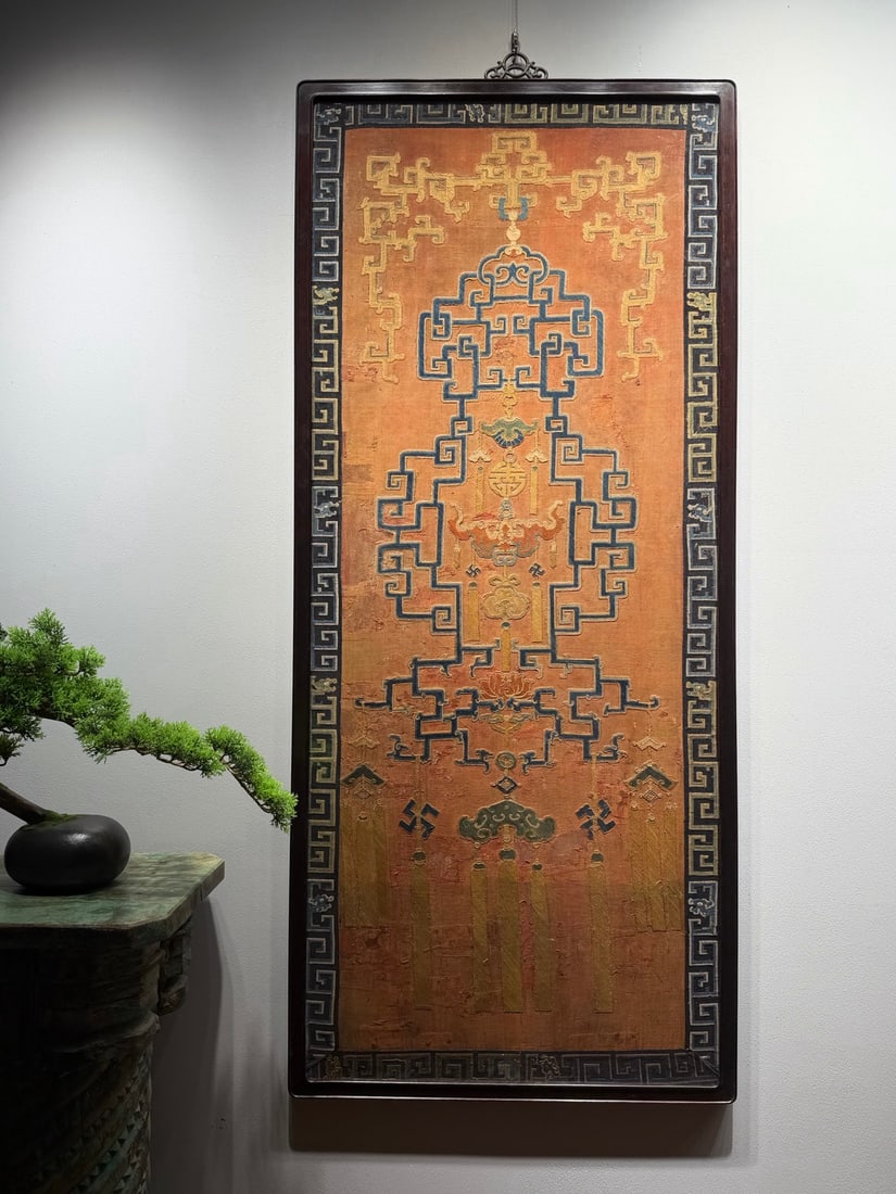 Imperial Embroidered Palace Lantern Hanging Curtain, Mid-Qing Dynasty: A mid-Qing Dynasty court embroidery lantern curtain, 147 cm long and 64 cm wide.