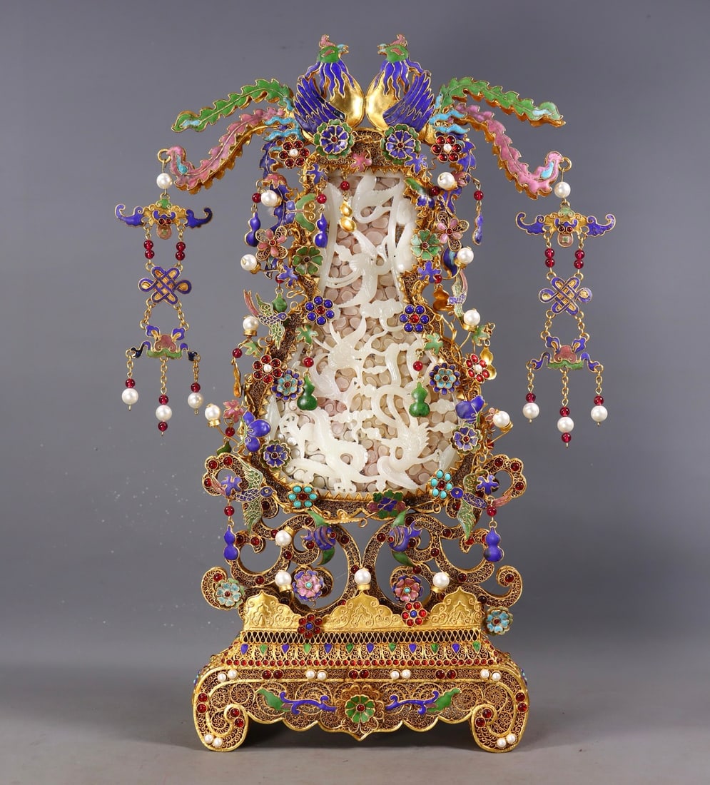 Filigree Gilt Screen Ornament Inlaid with Hotan Jade: Filigree gilded and inlaid with Hetian jade screen ornament, measuring 43.5cm in height, 30cm in length and 7cm in width, weighing 1660g.