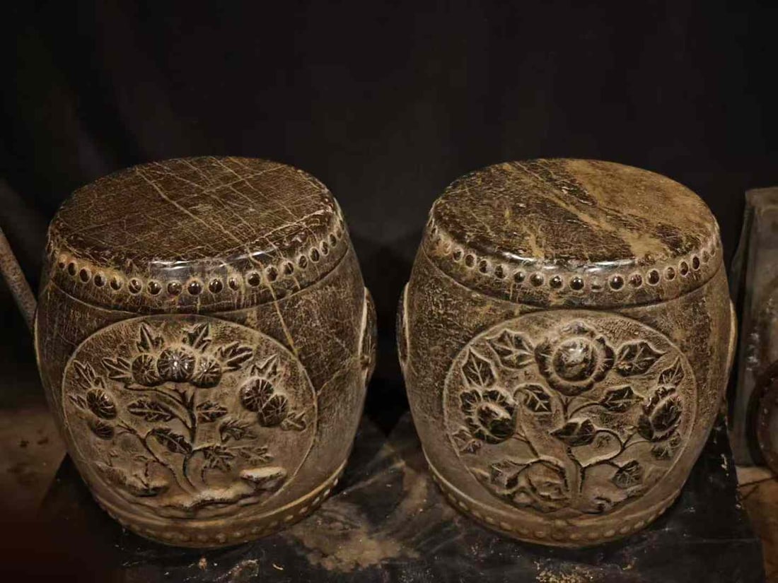 A pair of small stools - 2