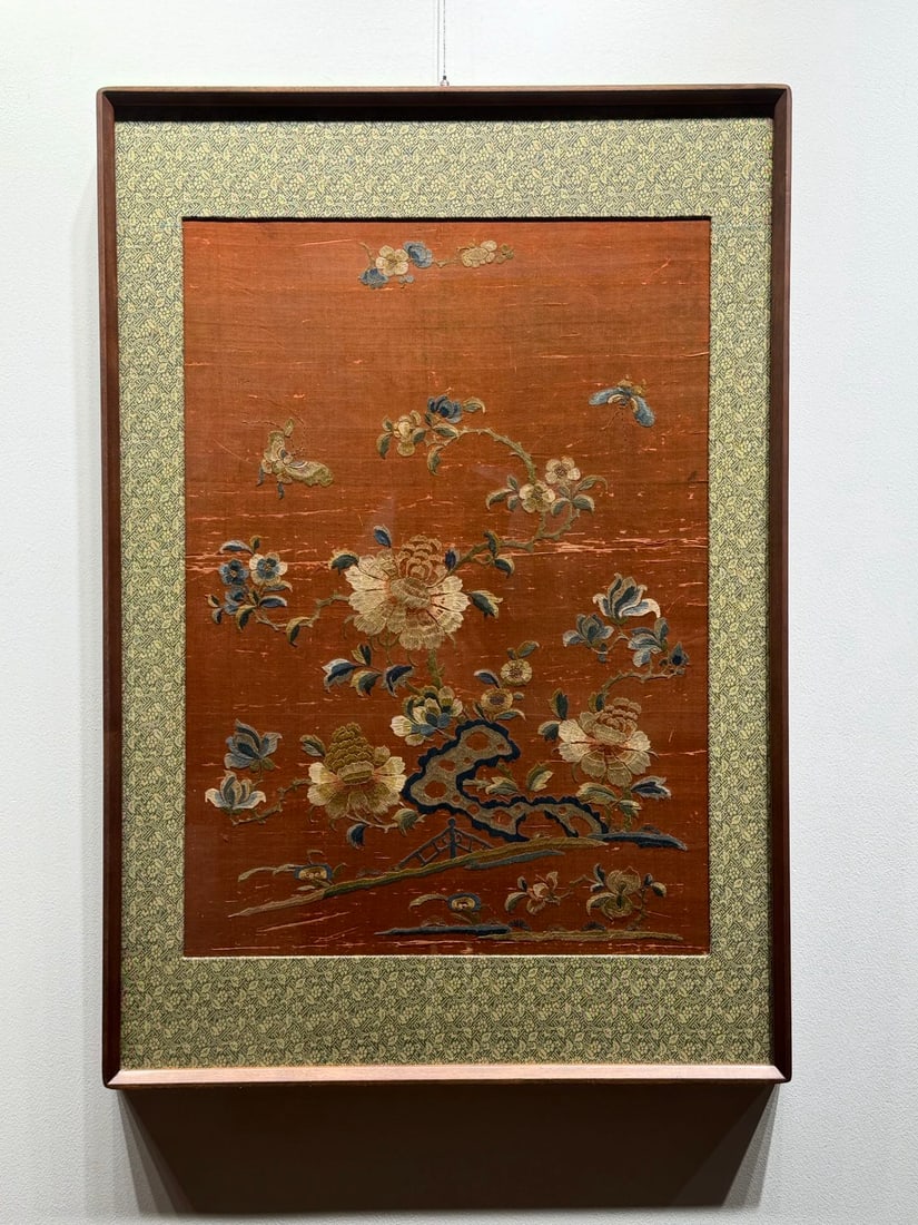 Qing Dynasty Suzhou embroidery "Prosperous Flowers and Wealth": Qing Su Embroidery: Blooming Wealth. Length 92cm, width 63cm. Qing Suzhou embroidery workshop work, "boudoir embroidery" or commercial embroidery themed with peony and butterfly (symbolizing wealth an