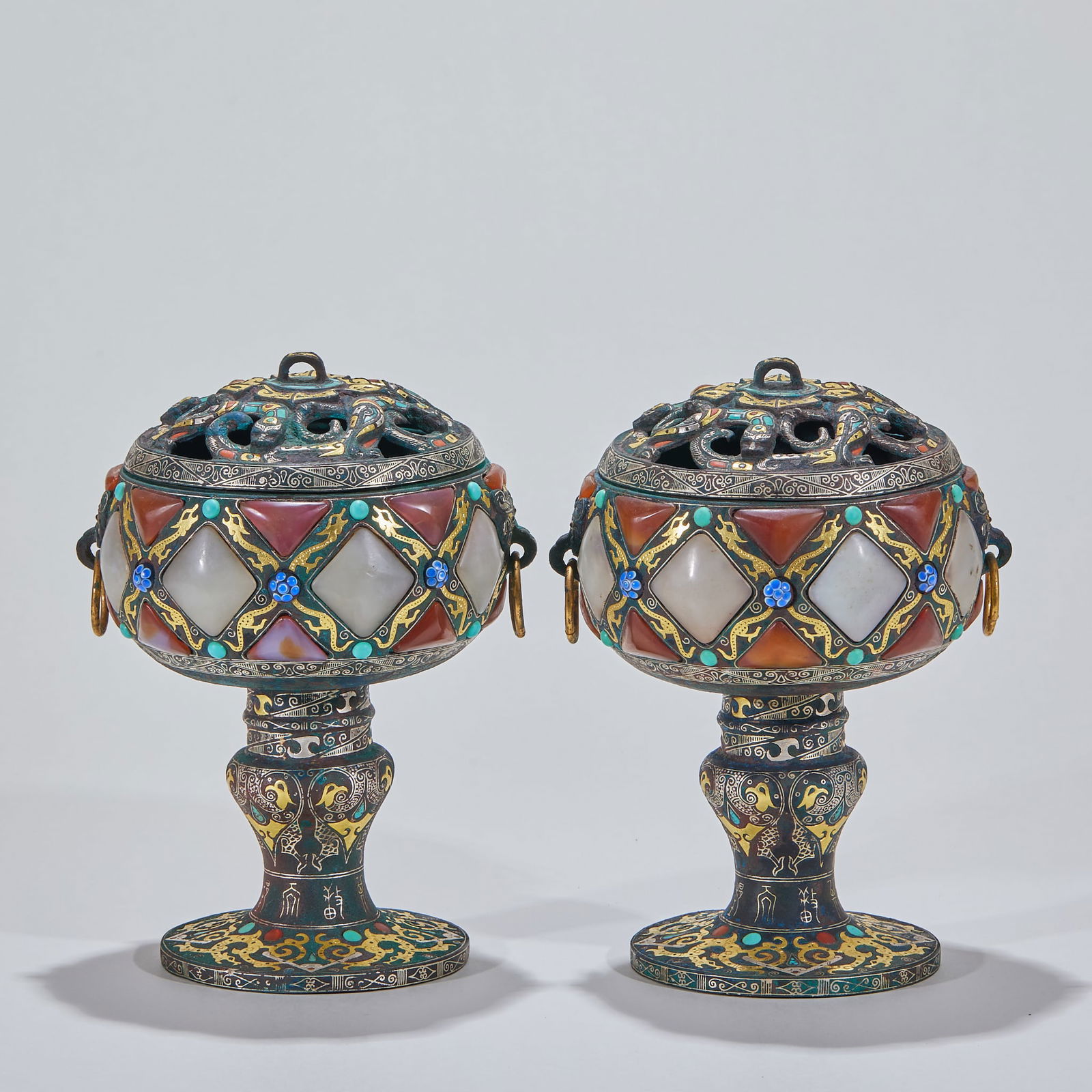 Inlaid Gold and Silver Chi Dragon Pattern Pair of Boshan Lamps: Pair of Gold and Silver Inlaid Dragon Boshan Furnaces. Height 19cm, diameter 13cm. Warring States to Han noble incense vessel for incense or display, influenced by Chu culture. Bronze with gold and