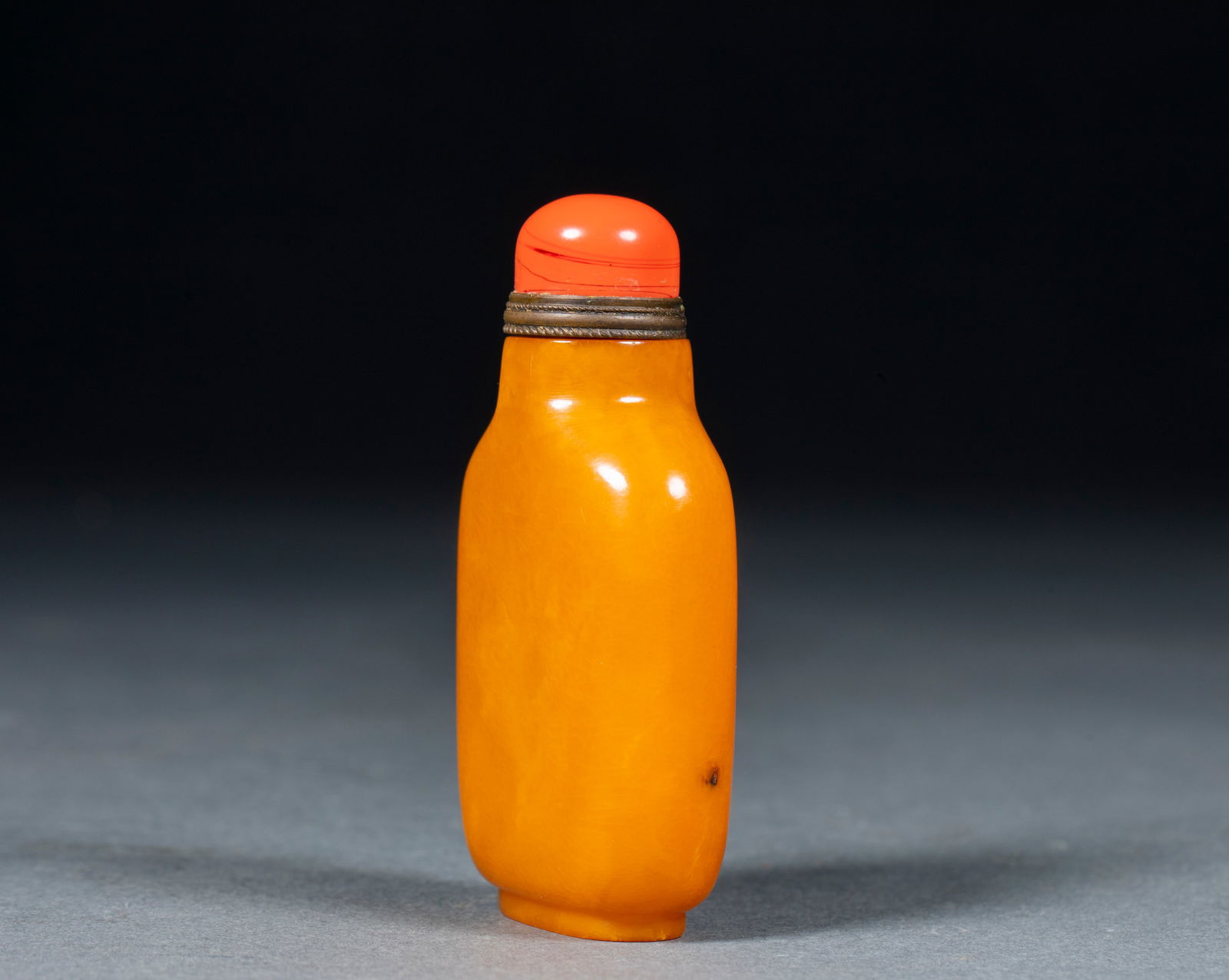 Beeswax snuff bottle - 3