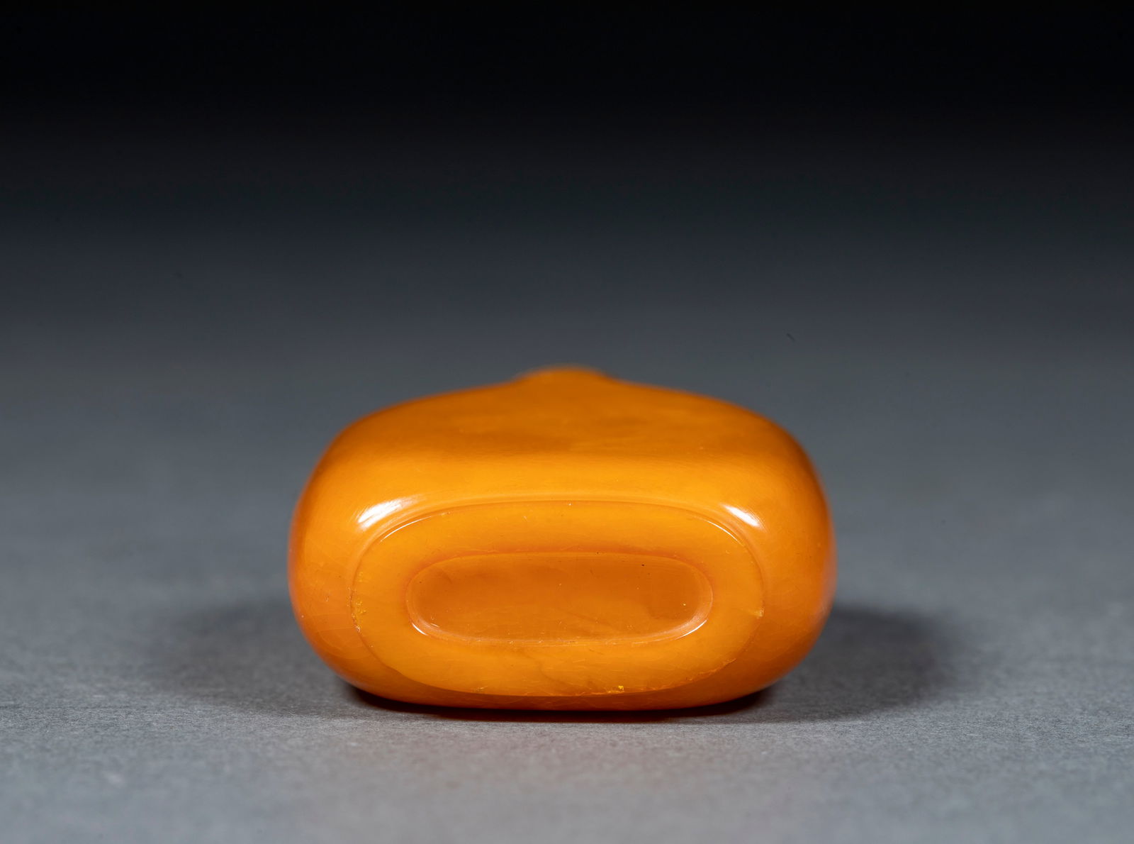 Beeswax snuff bottle - 8