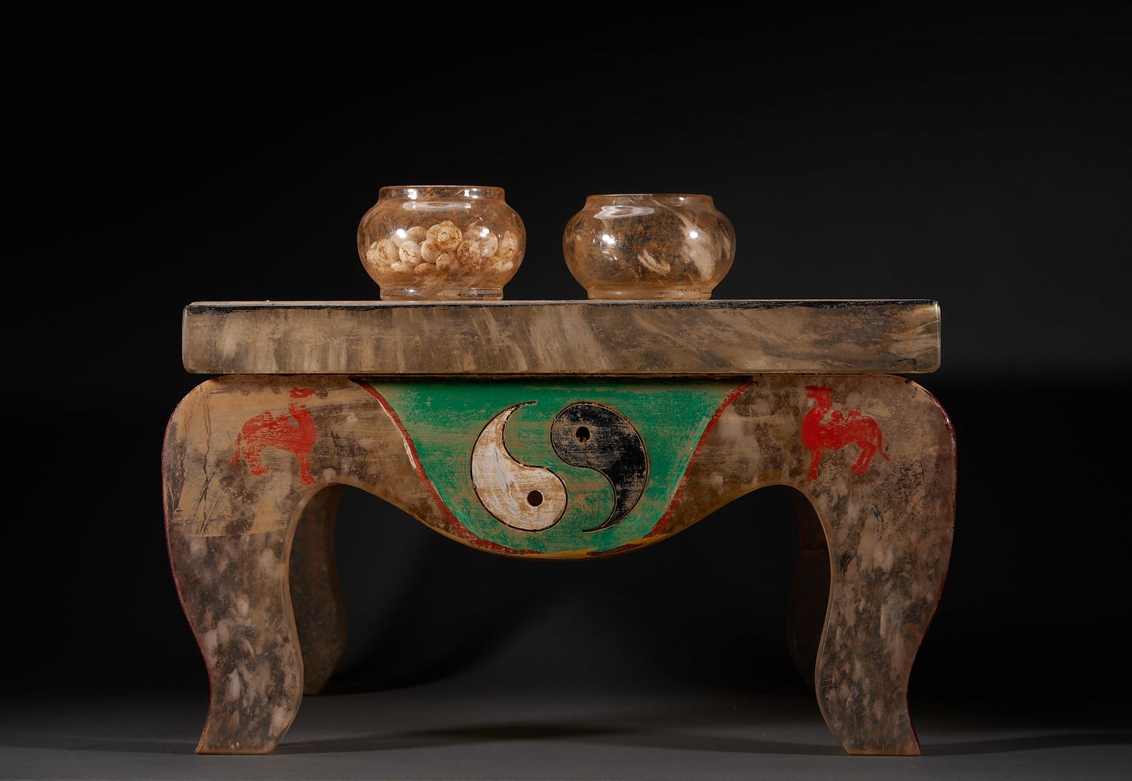 Crystal Chess and Game Table: The crystal chess table is 28.5 cm high and 47 cm in diameter. It was used for sacrificial ceremonies or as an office accessory during the Han Dynasty or the Wei-Jin period. It was influenced by the