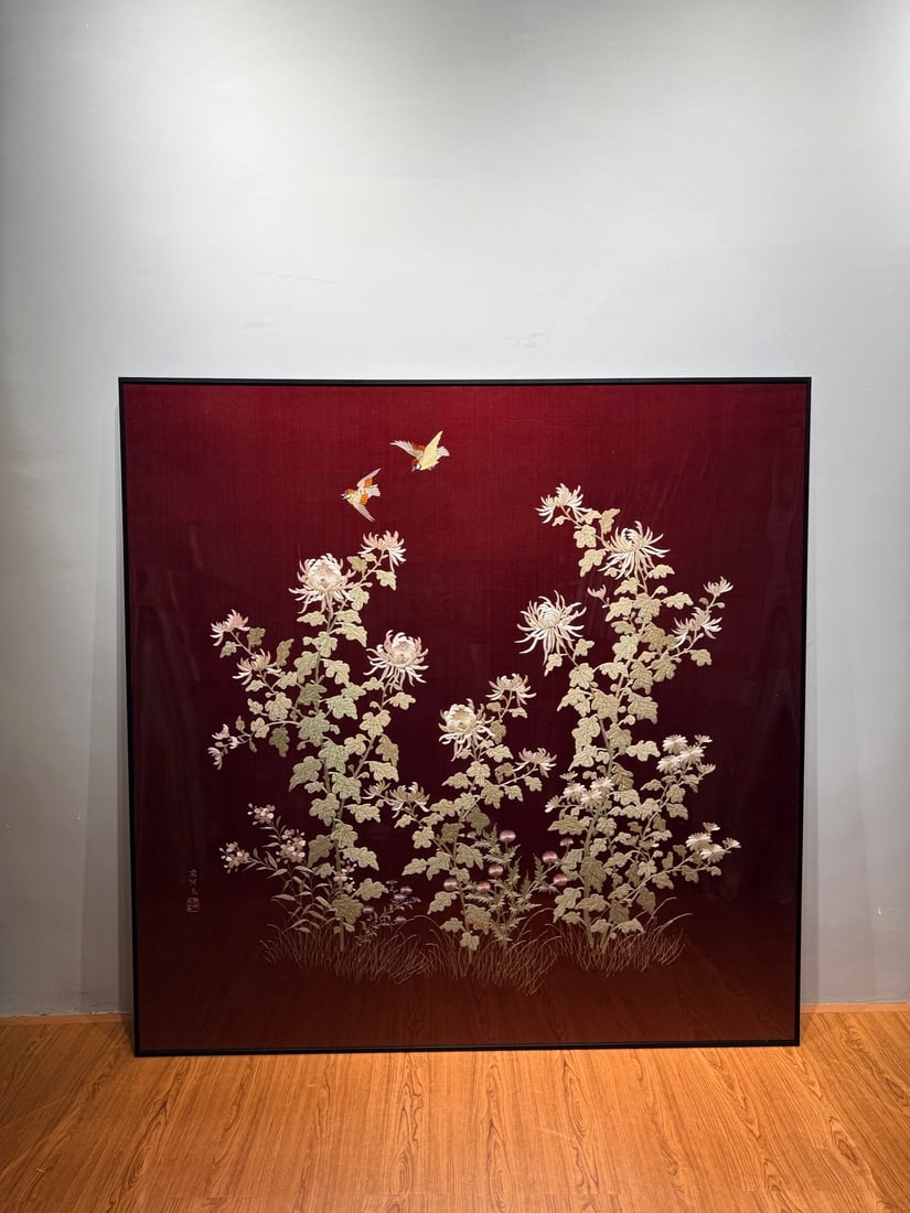 Large Bordeaux Red Blossoms for Prosperity, High-quality, Republican Period: Republic of China - Large-size Bordeaux Red "Flowering Prosperity" 163 cm long? 163 cm wide. A fine piece of Suzhou or Cantonese embroidery from the Republic of China period (or the late Qing
