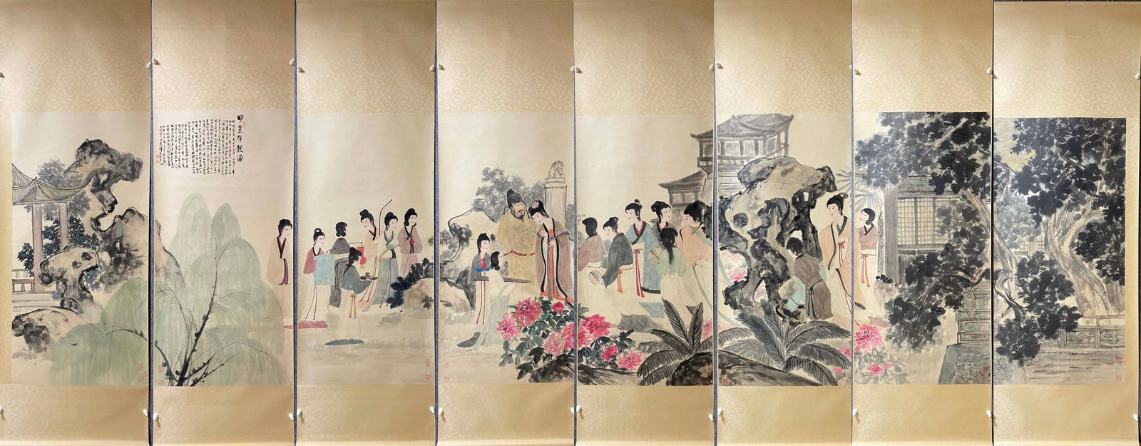 Ladies Painting by Fu Baoshi: Fu Baoshi Style Ladies Horizontal Screen, height 140cm, width 560cm. Inscribed "Fu Baoshi", actually a later modern work imitating Fu Baoshi’s style, not an authentic piece. Ink and color on paper,