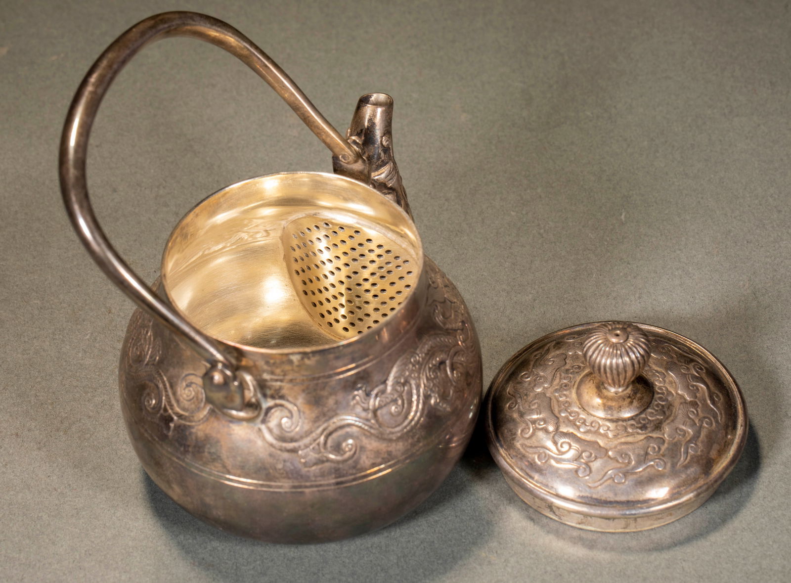 Silver Ewer with Dragon Pattern, Qing Dynasty - 7
