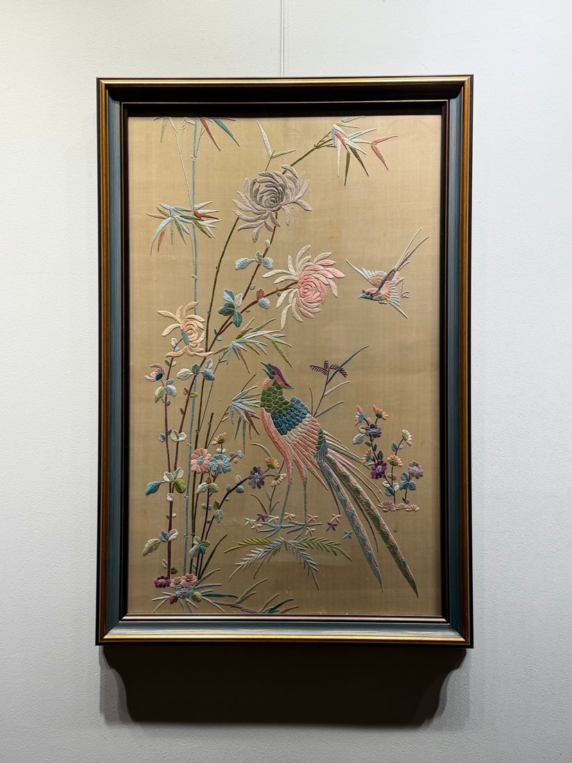 Guangdong Embroidery Adding Flowers to the Brocade: Guangdong Embroidery “Adding Flowers on Brocade”, 89cm × 59cm