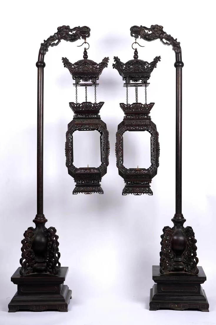 Red Sandalwood Palace Lantern with Dragon Pattern: Red Sandalwood Palace Lantern with Dragon Patterns, total height 225cm, lantern height 67cm. Qing dynasty imperial hall furnishing lantern for royal use, symbolizing imperial power and good fortune. M