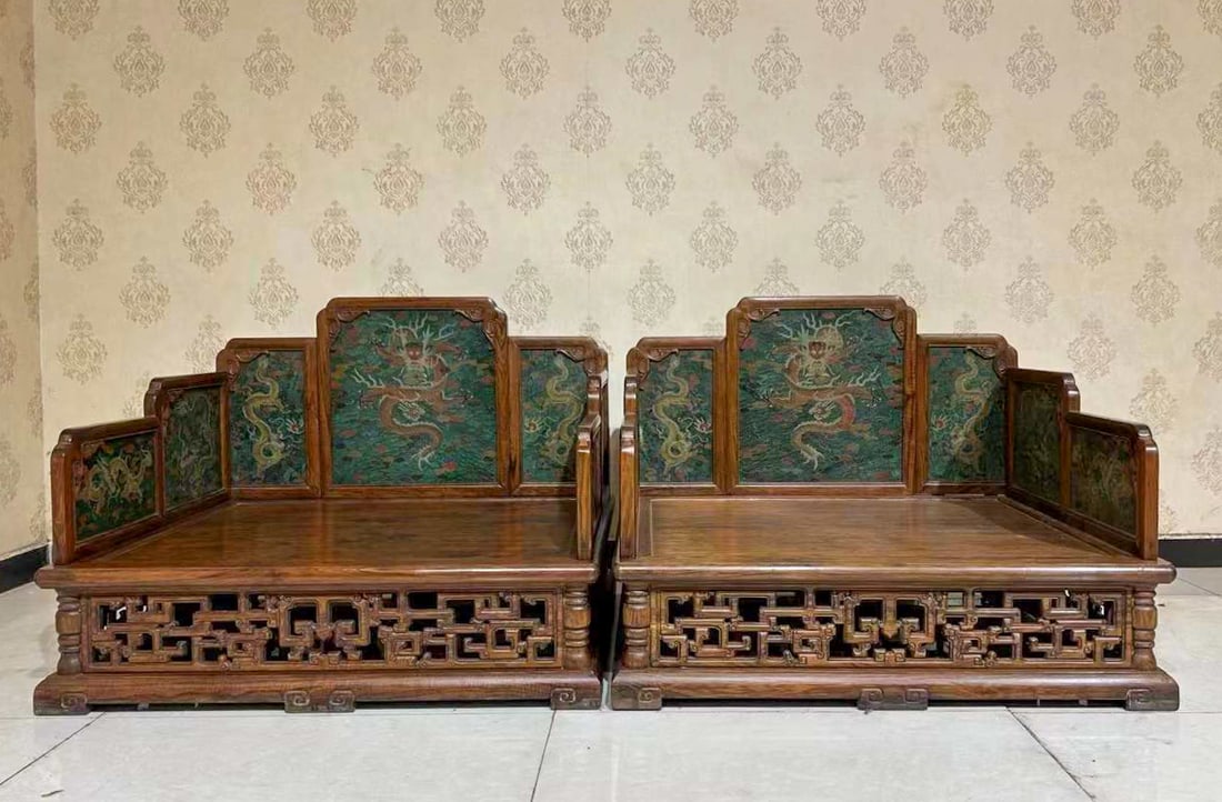 Yellow Pear Wood Meditation Chair with Jasper Inlay: Huanghuali Wood Zen Chair Inlaid with Green Jade, height 77cm, length 100cm, width 80cm. Mid-to-late Qing dynasty imperial or noble study furnishing for meditation or reception, extremely rare survivi