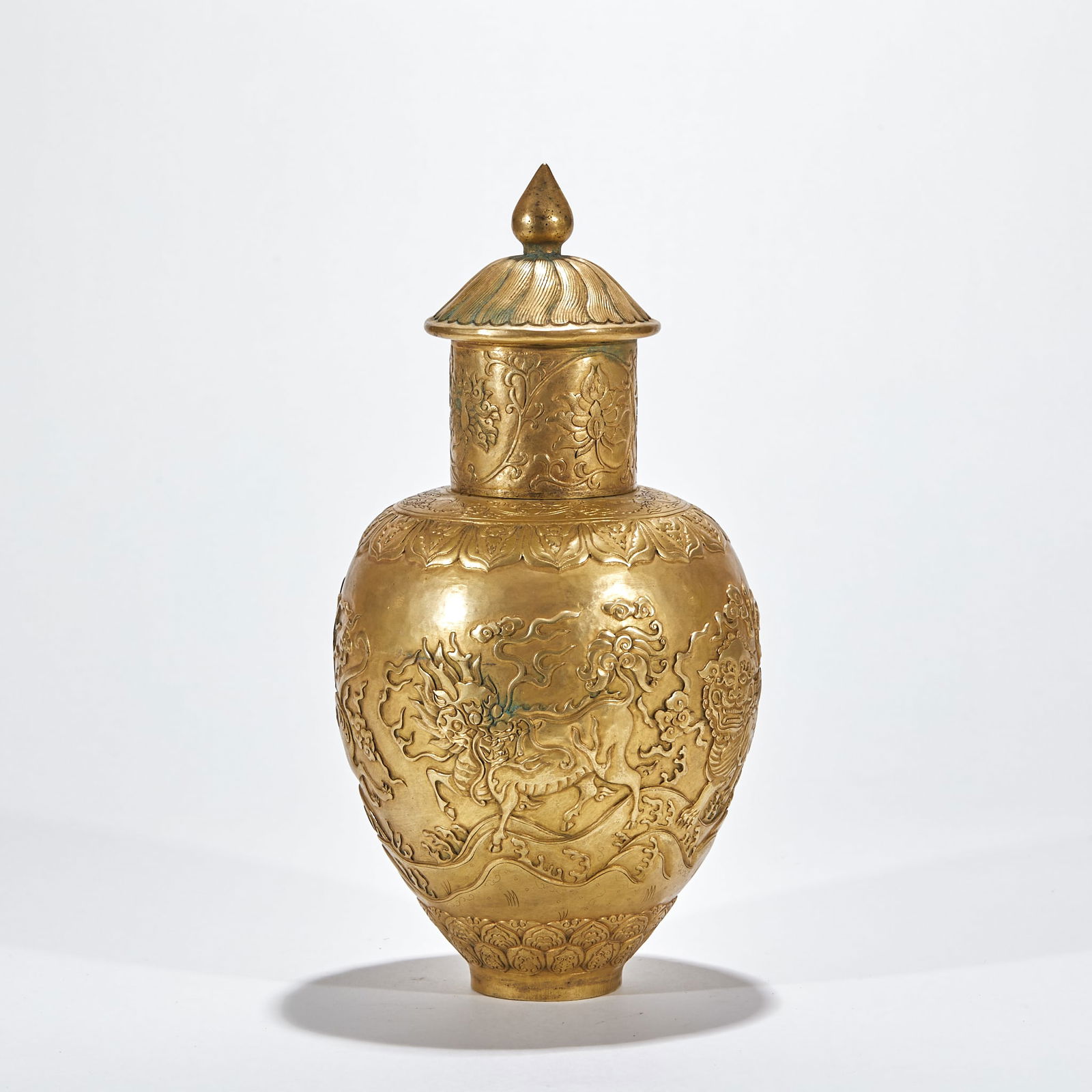 Copper Gilded Lidded Vase with Auspicious Beast Patterns: Gilded Copper Auspicious Beast Pattern Covered Vase, height 31cm, belly diameter 15cm, weight 1337g.