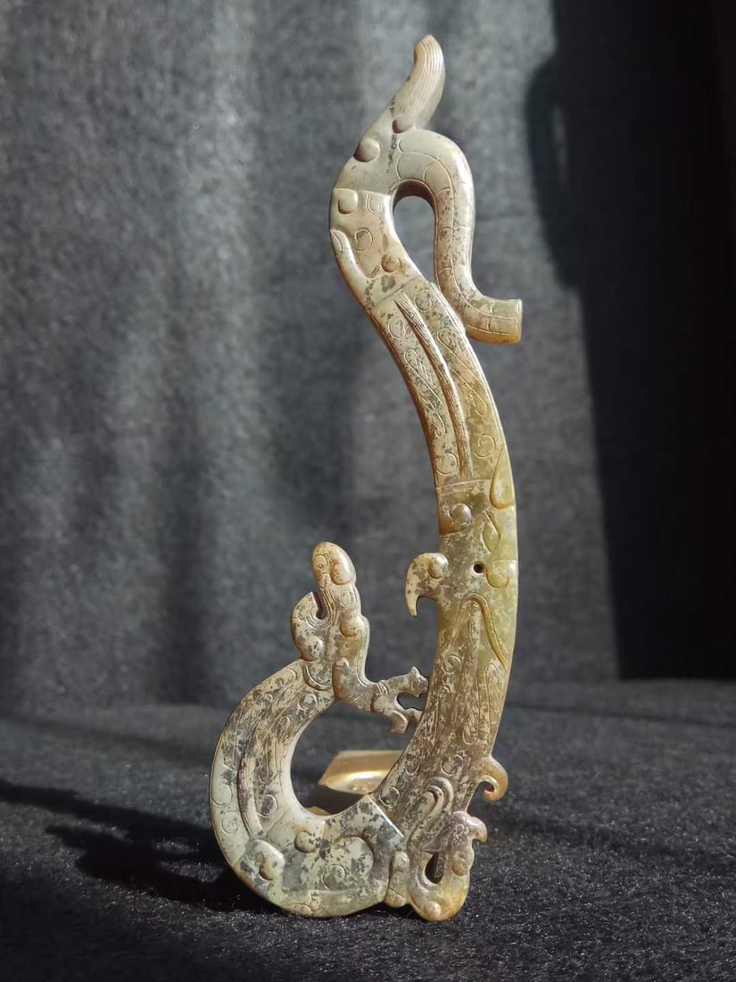 Hetian Jade Bi with Double Dragon and Double Phoenix Patterns: Hotan Jade Double Dragon and Double Phoenix Jade Bi, thickness 0.6cm, length 11.7cm, width 3.8cm, weight 27g.