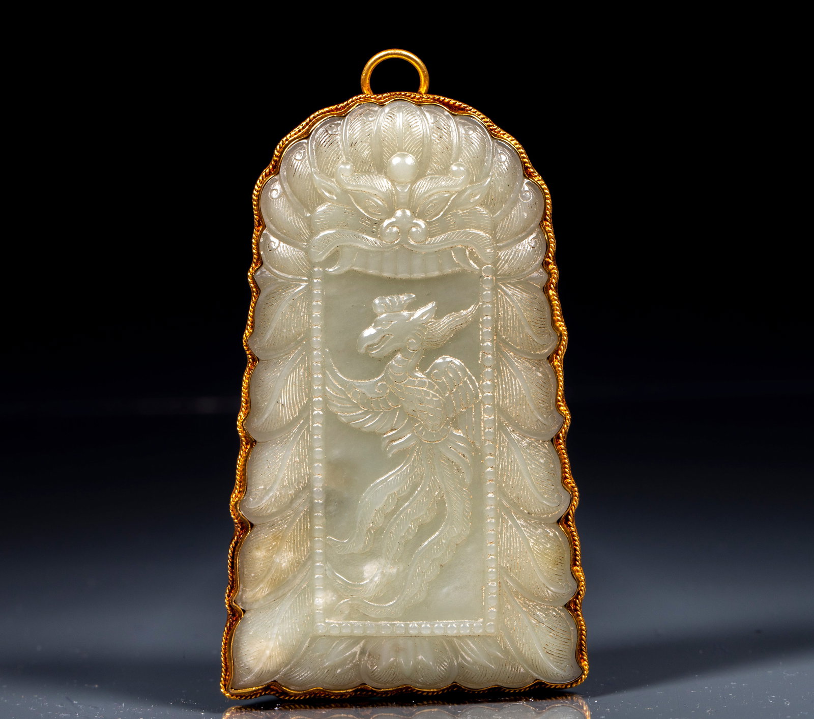 Jade-Inlaid Gold Phoenix Token: Gold-Wrapped Hetian Jade Phoenix Token, Length 12cm, Width 7cm, 240g. Qing Imperial Workshop (imperial ornament, surviving piece). Hetian white jade (warm fine oily white), 18K/solid gold mounting