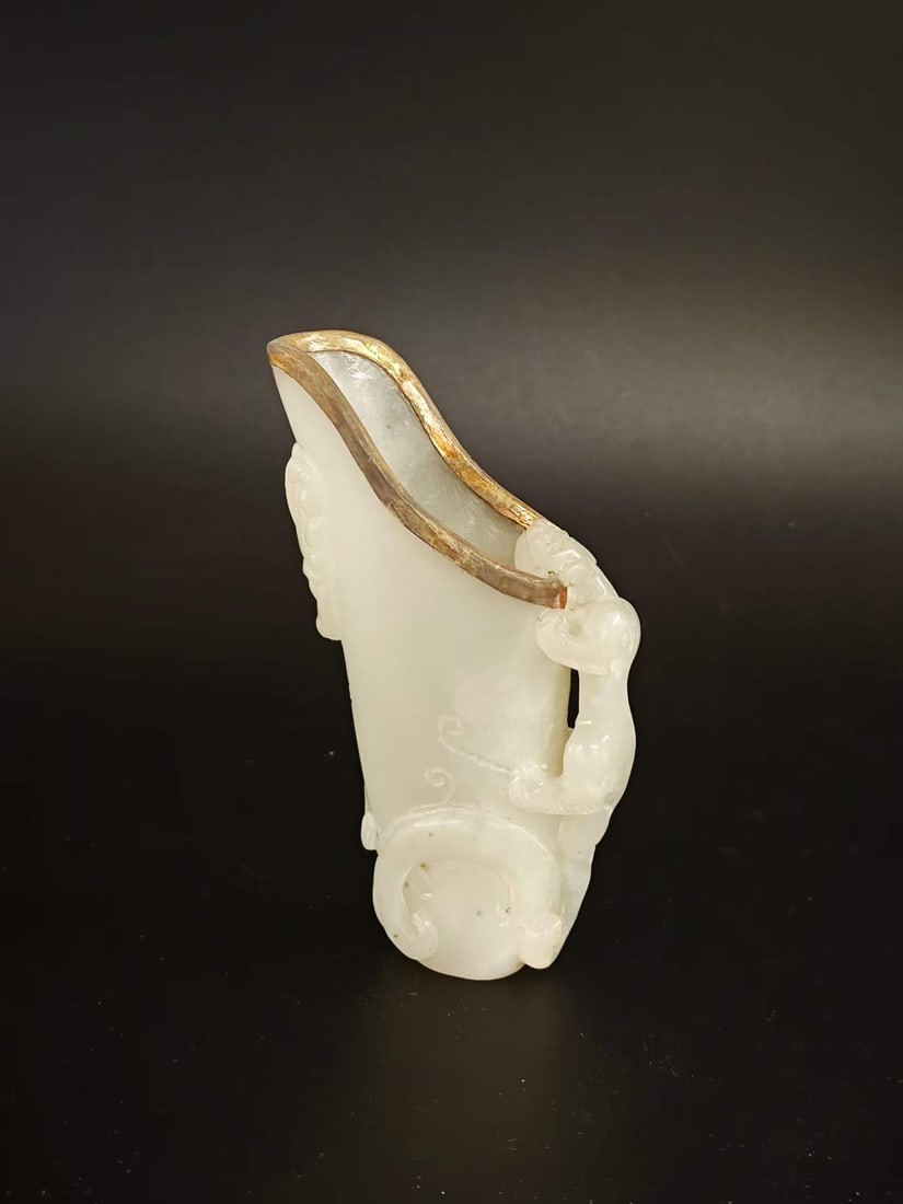 Hetian White Jade Gilt Rhiton with Chi Dragon Motif (Jade Gong): Hotan White Jade Gold-Mounted Chilong Dragon Rhyton (Jade Gong), Height 11cm, Length 6cm, Weight 153.2g, Han Dynasty / Qing Dynasty (Ancient Wine Vessel, Excavated / Handed Down); Hotan white jade
