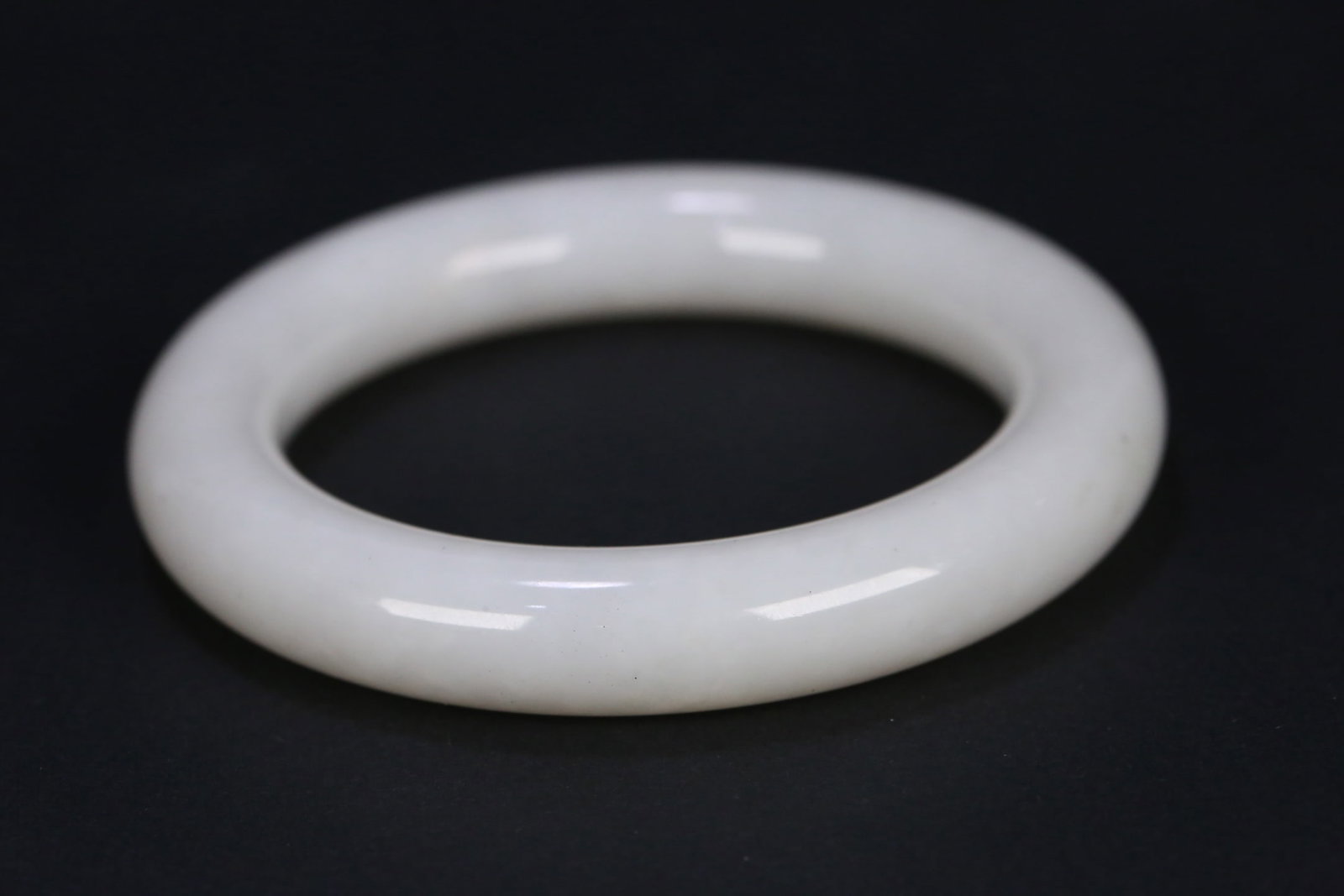 Hetian Jade Thick Round Bangle - 4