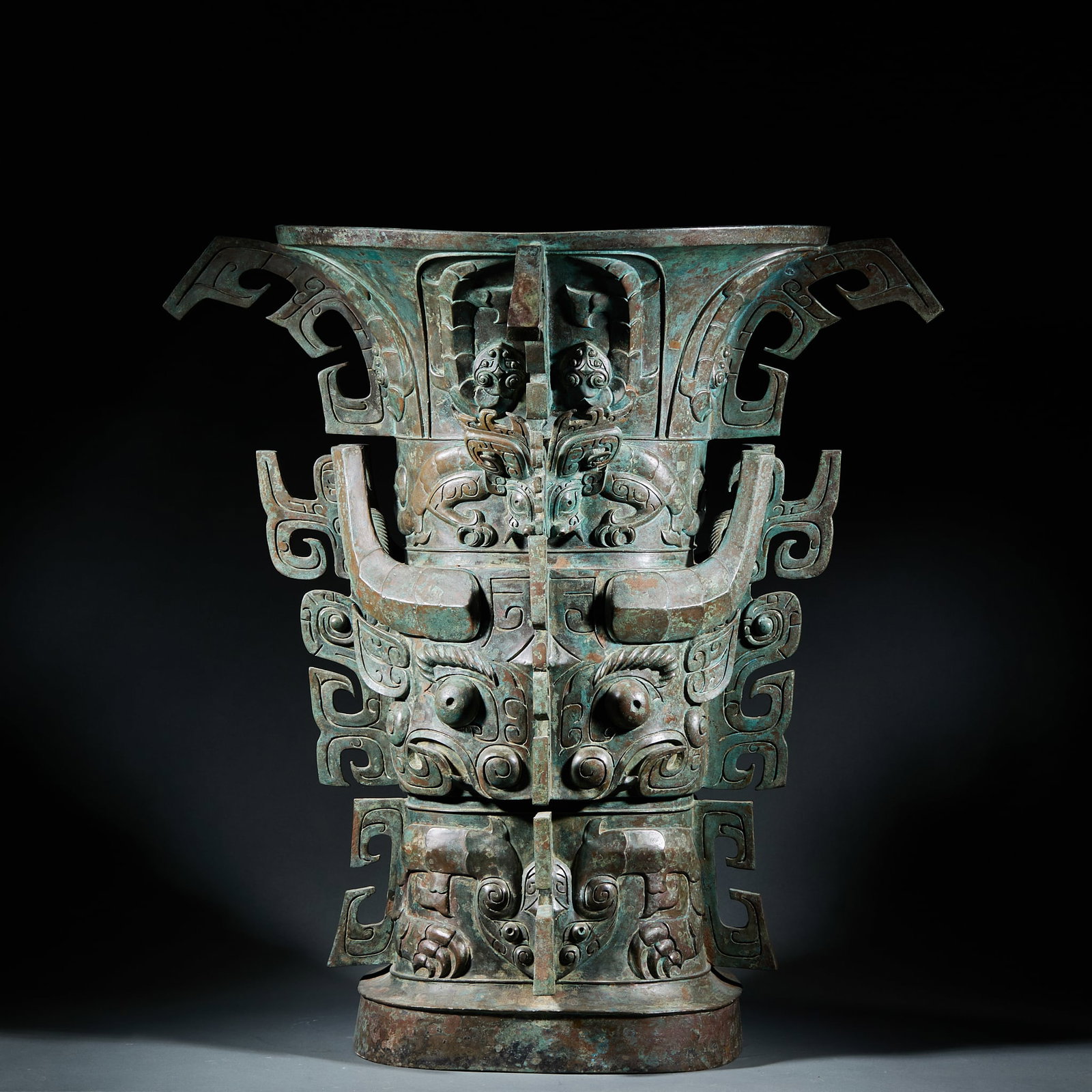 Bronze He Zun Vessel, Western Zhou Dynasty (1 of 10)