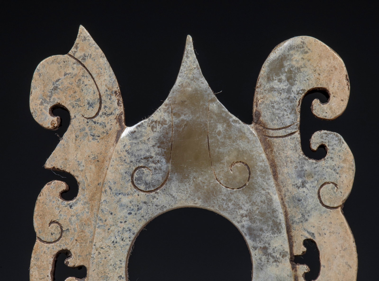 Disc-Shaped Pendant - 9