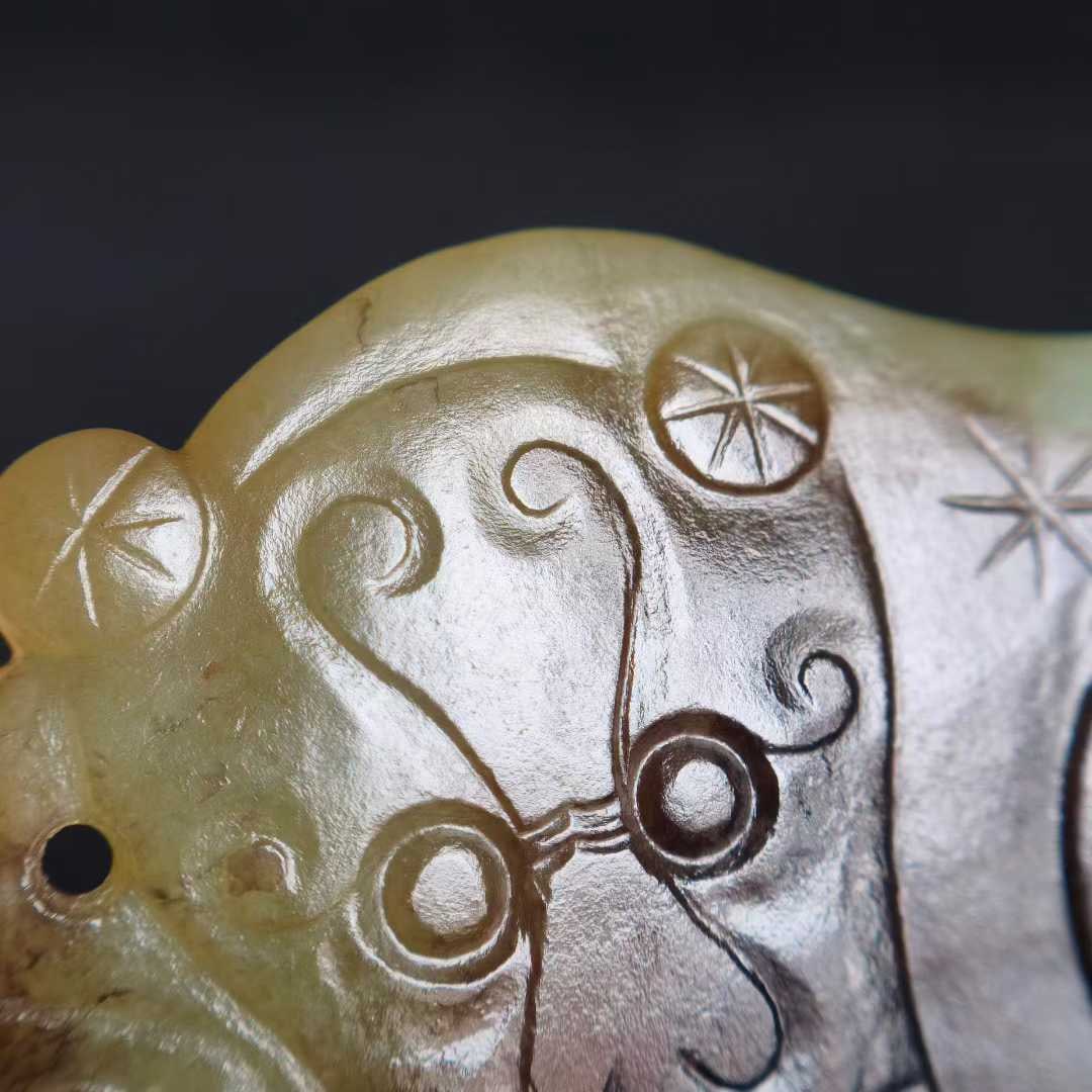 Hetian Jade Tiger-shaped Pendant - 4