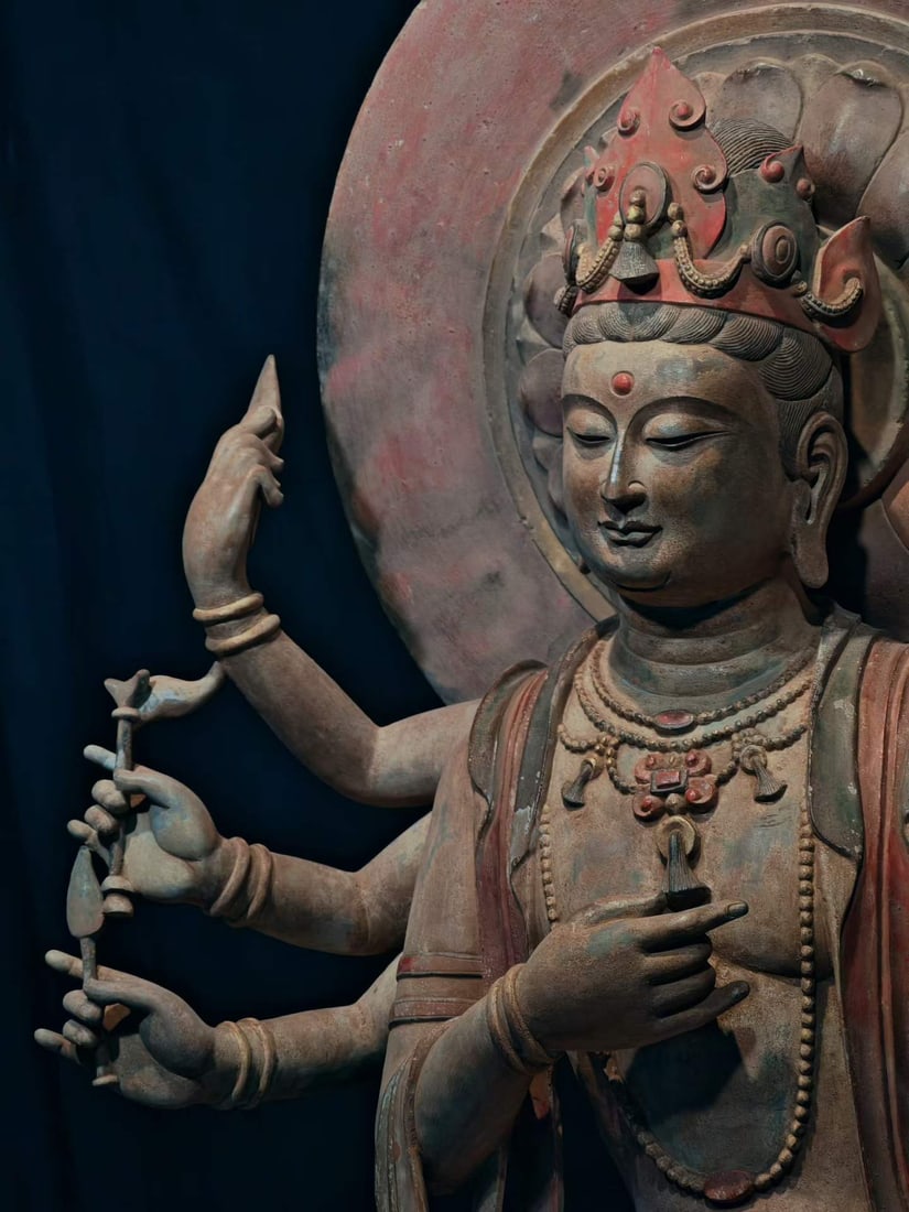 Eight-Armed Bodhisattva Statue - 5