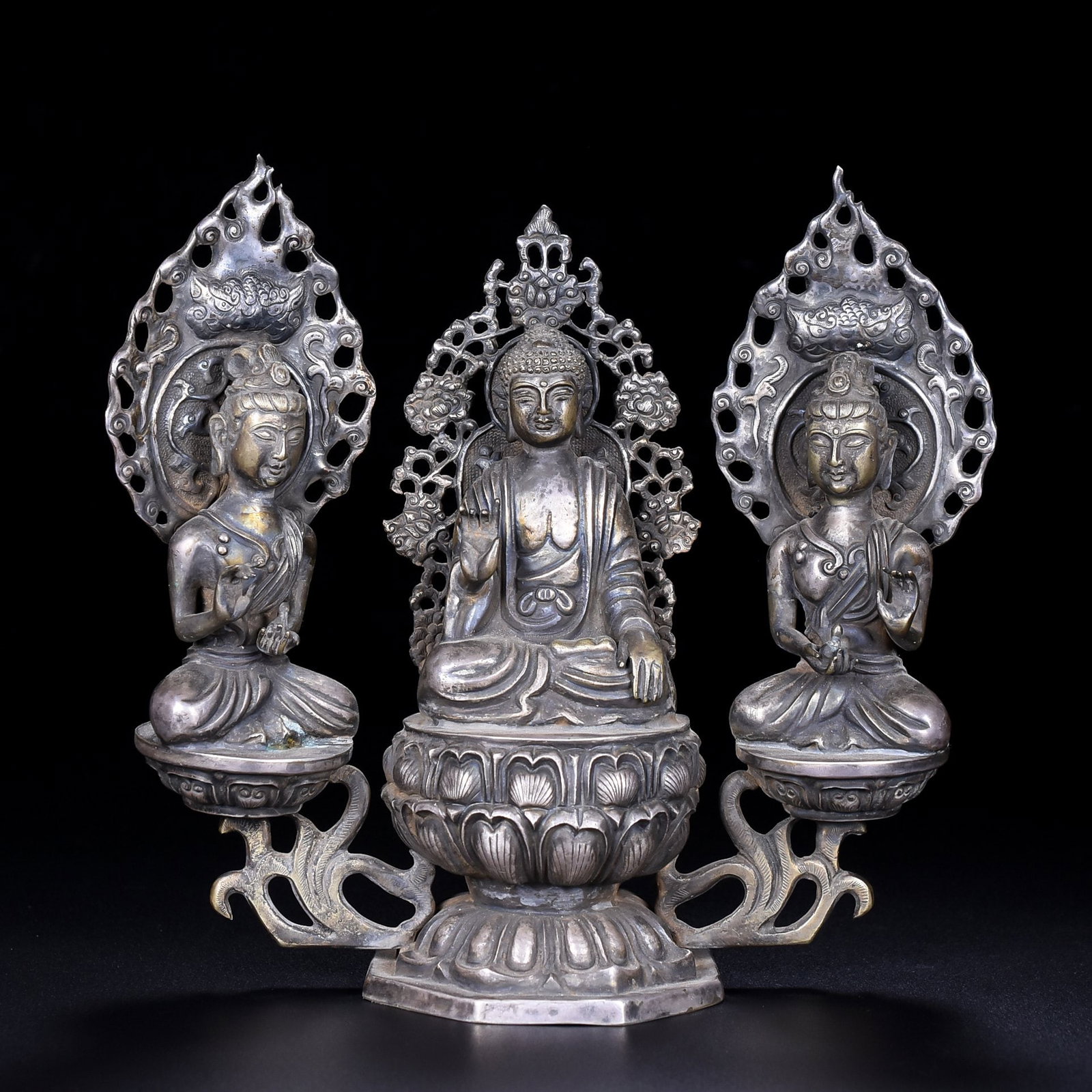 Pure Silver Carved Three Saints Buddha Statue: Pure Silver Carved Three Saints Statue, H16cm L17cm W7cm, Weight 747g