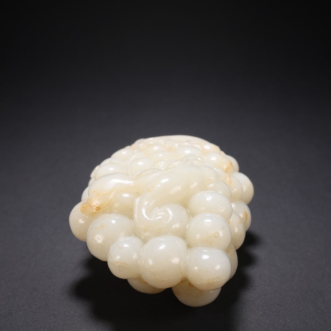Hetian Jade Grape Hand Ornament - 3