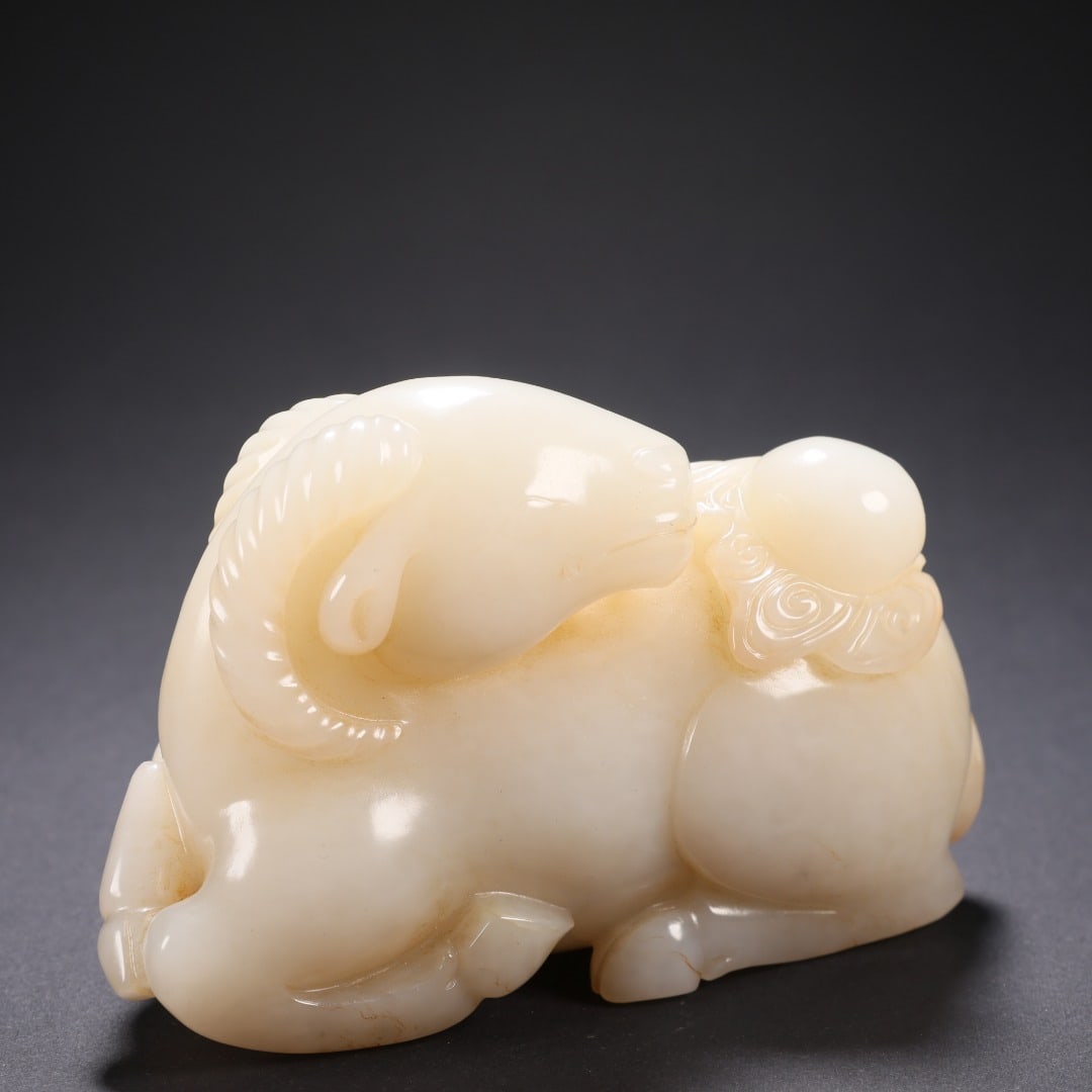 Hetian Jade Back-turning Sheep - 2